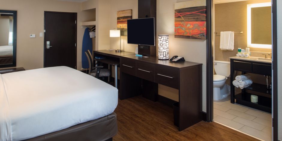 Holiday Inn Express & Suites San Antonio NW-Medical Area