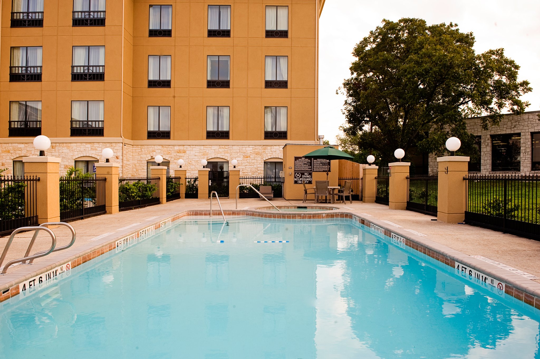 Holiday Inn Express & Suites San Antonio NW-Medical Area