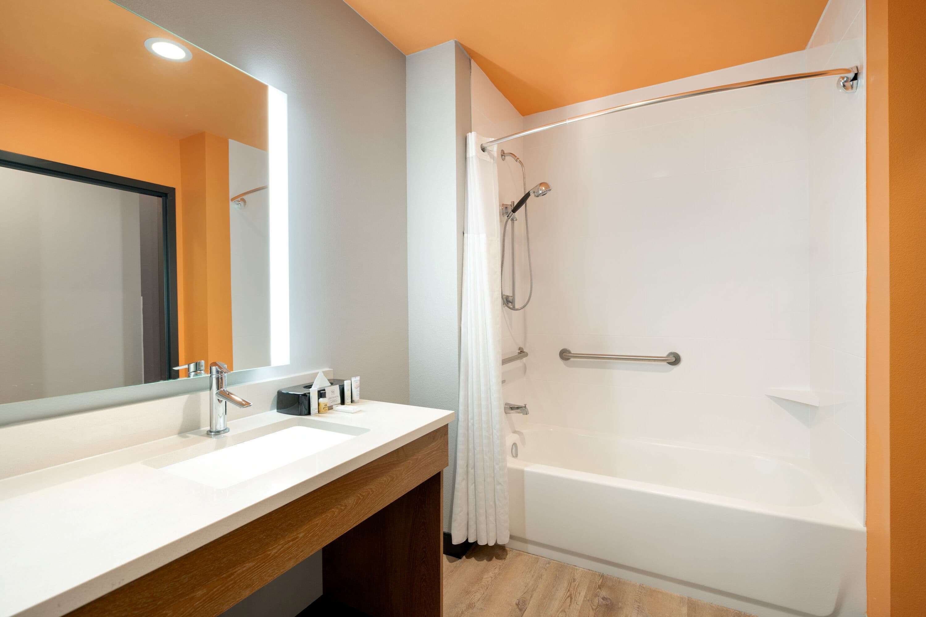 La Quinta Inn & Suites by Wyndham San Antonio Seaworld/Lafb