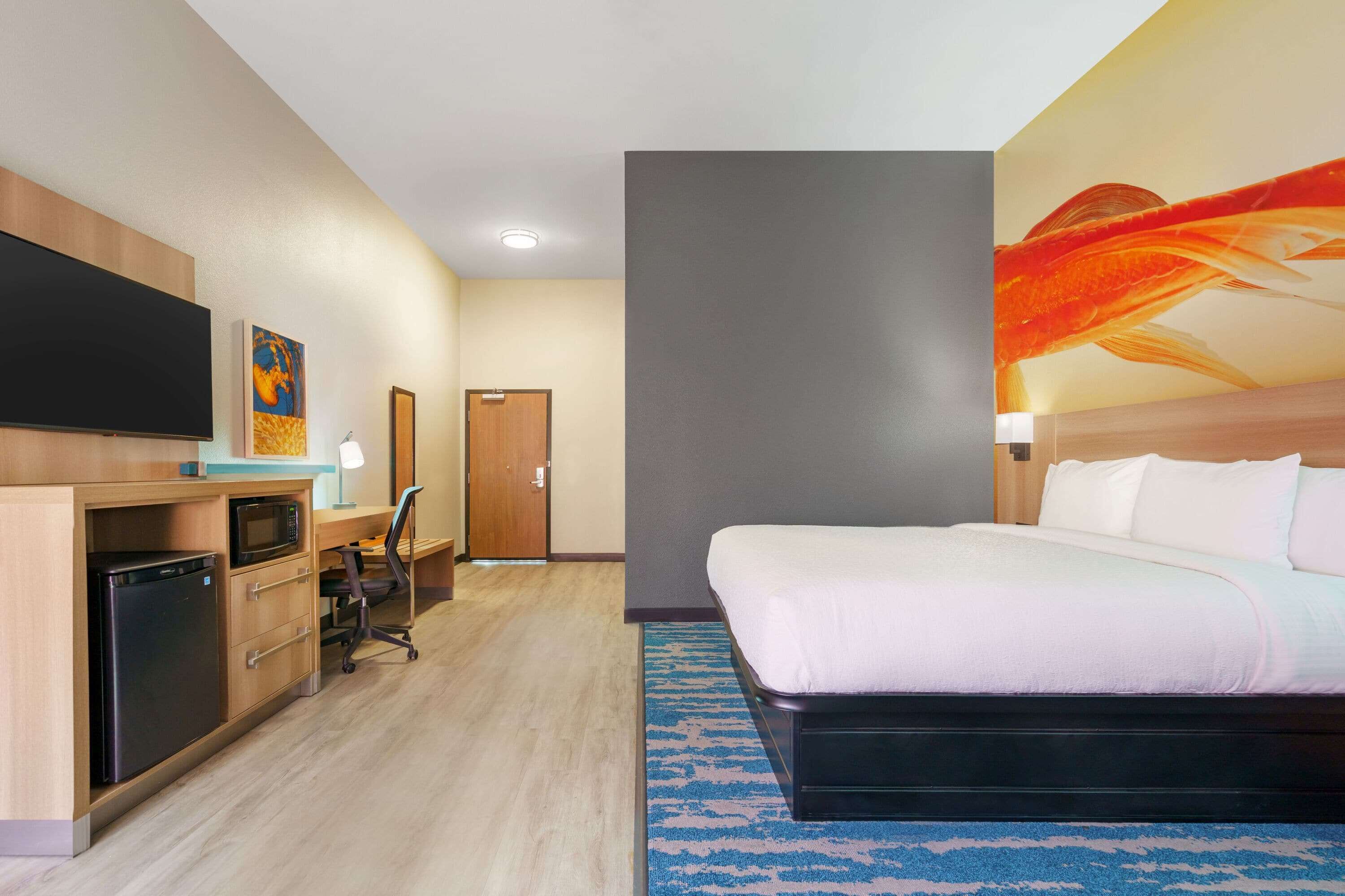 La Quinta Inn & Suites by Wyndham San Antonio Seaworld/Lafb