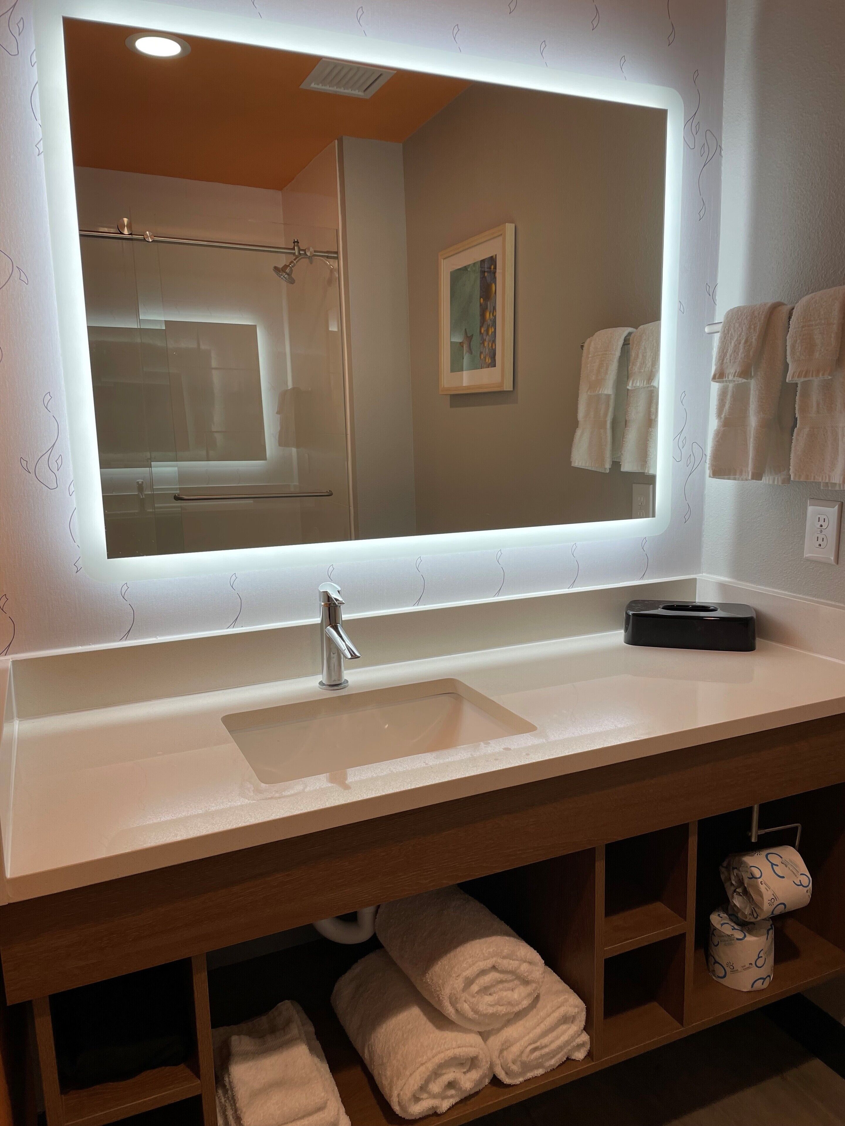 La Quinta Inn & Suites by Wyndham San Antonio Seaworld/Lafb