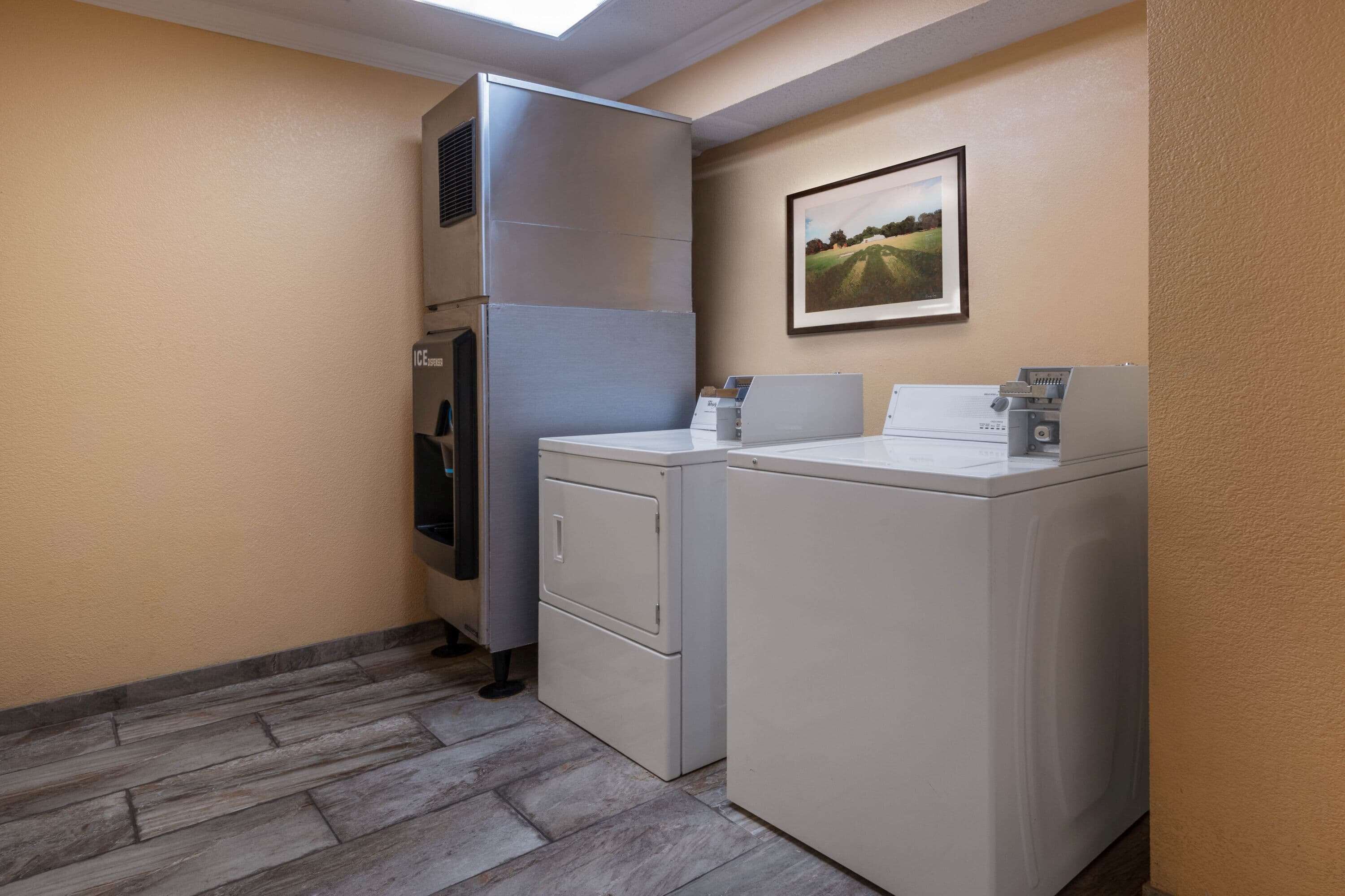 La Quinta Inn & Suites by Wyndham San Antonio Medical Ctr NW