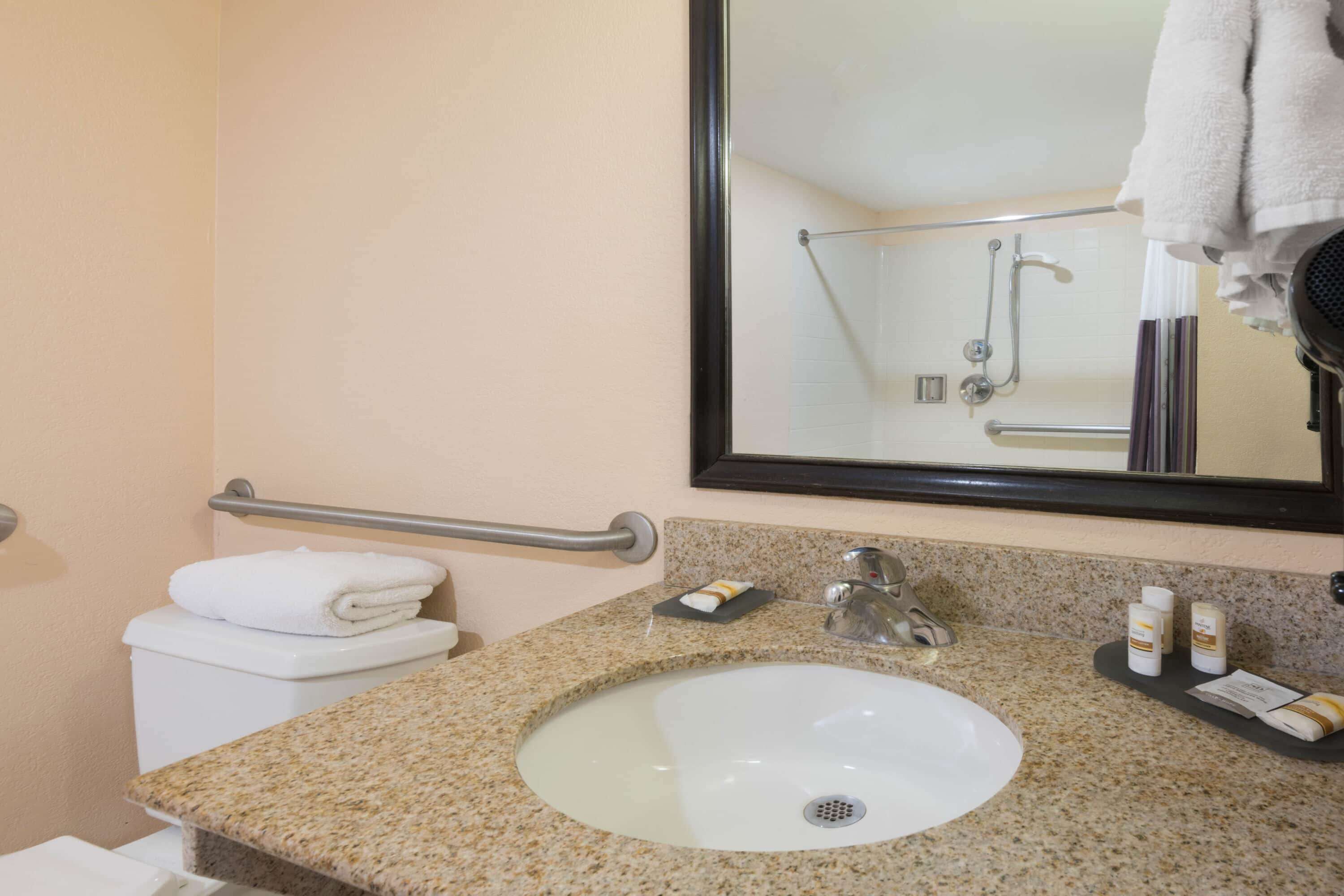 La Quinta Inn & Suites by Wyndham San Antonio Medical Ctr NW