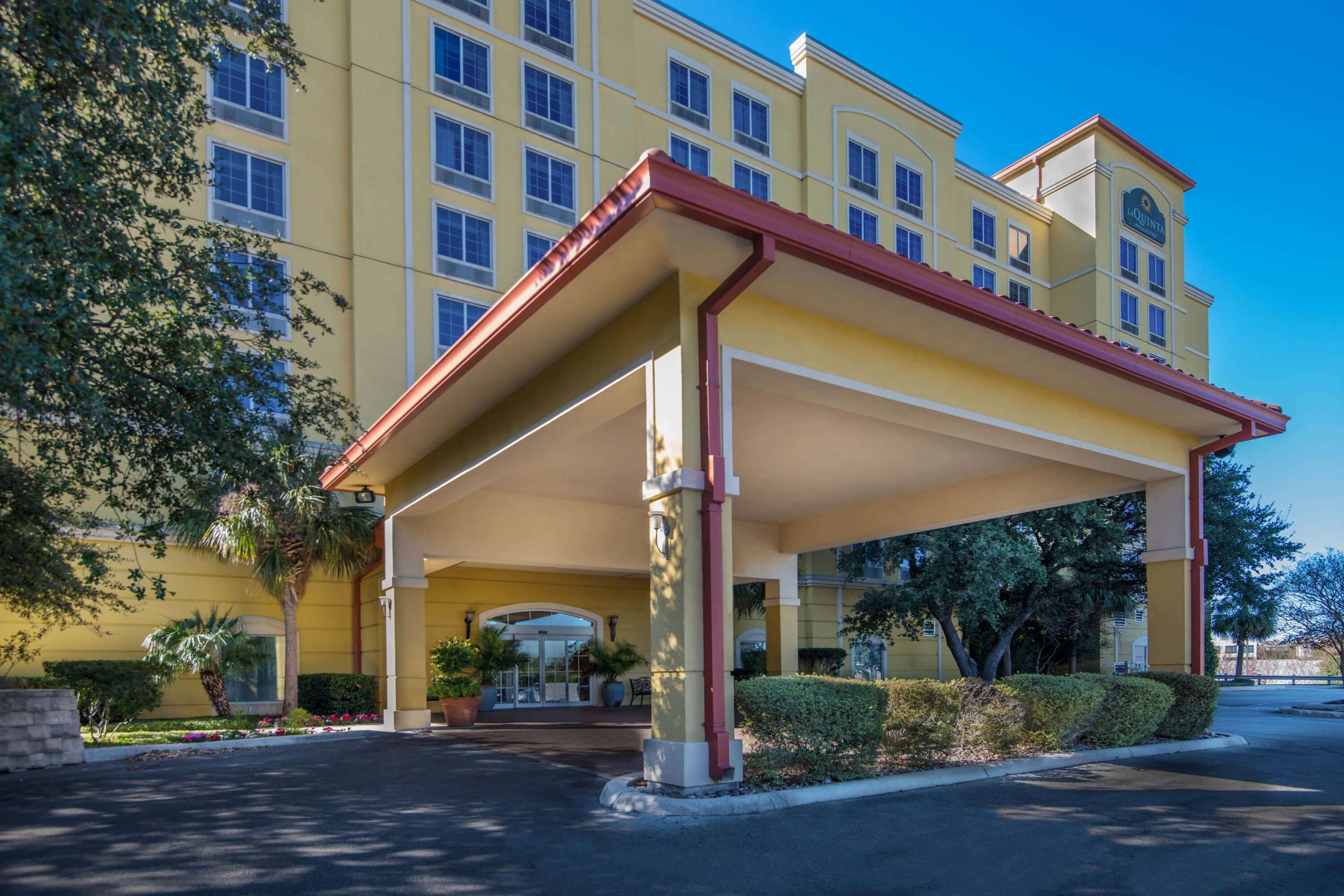La Quinta Inn & Suites by Wyndham San Antonio Medical Ctr NW