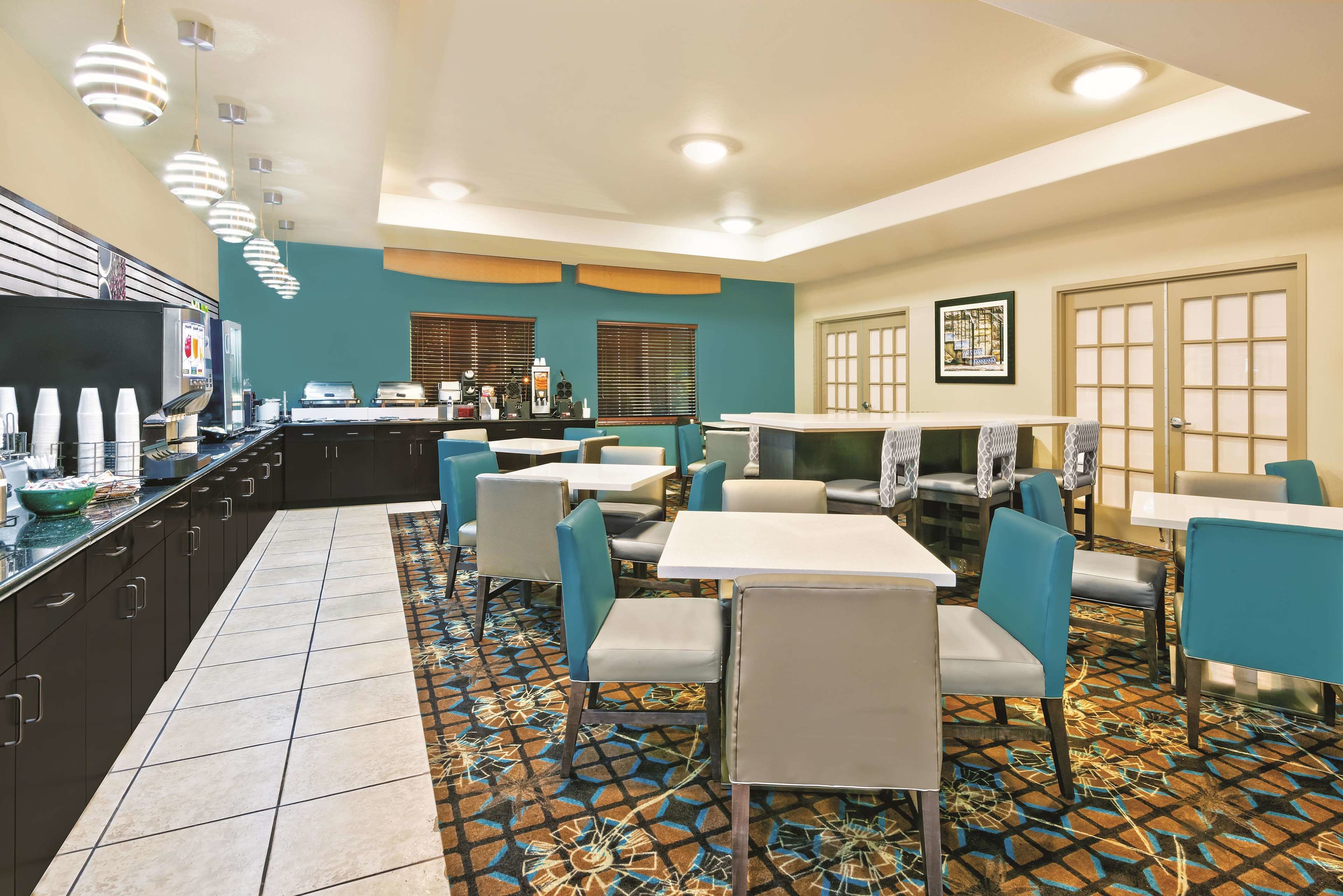 La Quinta Inn & Suites by Wyndham San Antonio N Stone Oak