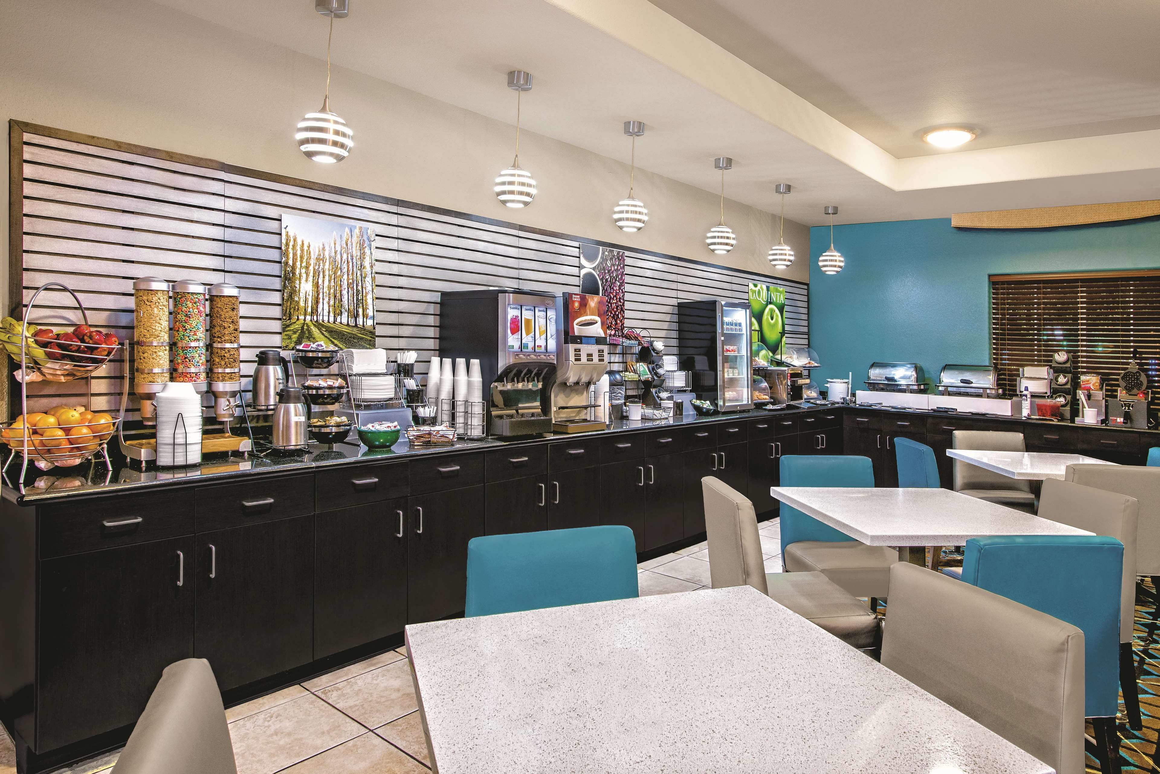 La Quinta Inn & Suites by Wyndham San Antonio N Stone Oak