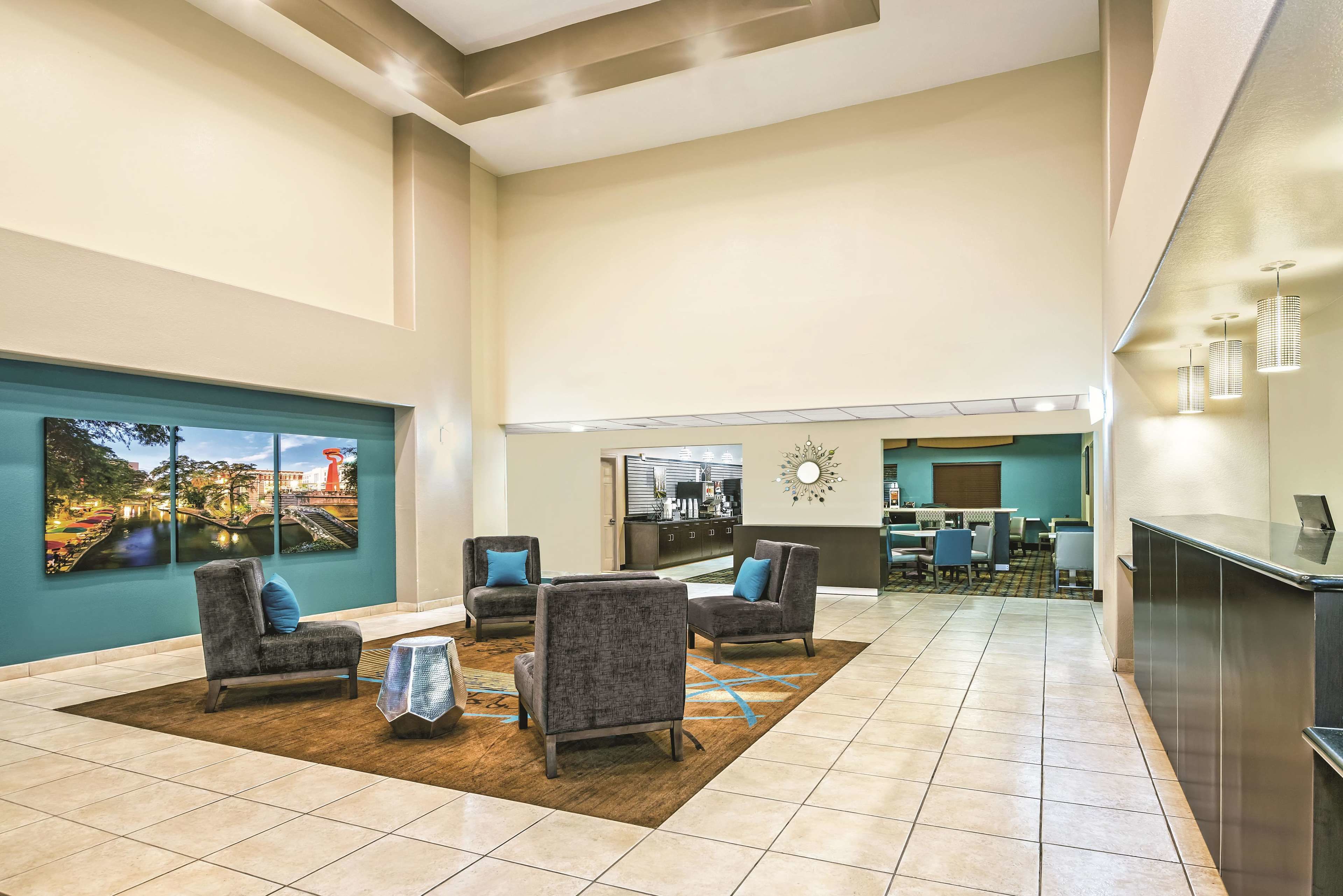La Quinta Inn & Suites by Wyndham San Antonio N Stone Oak