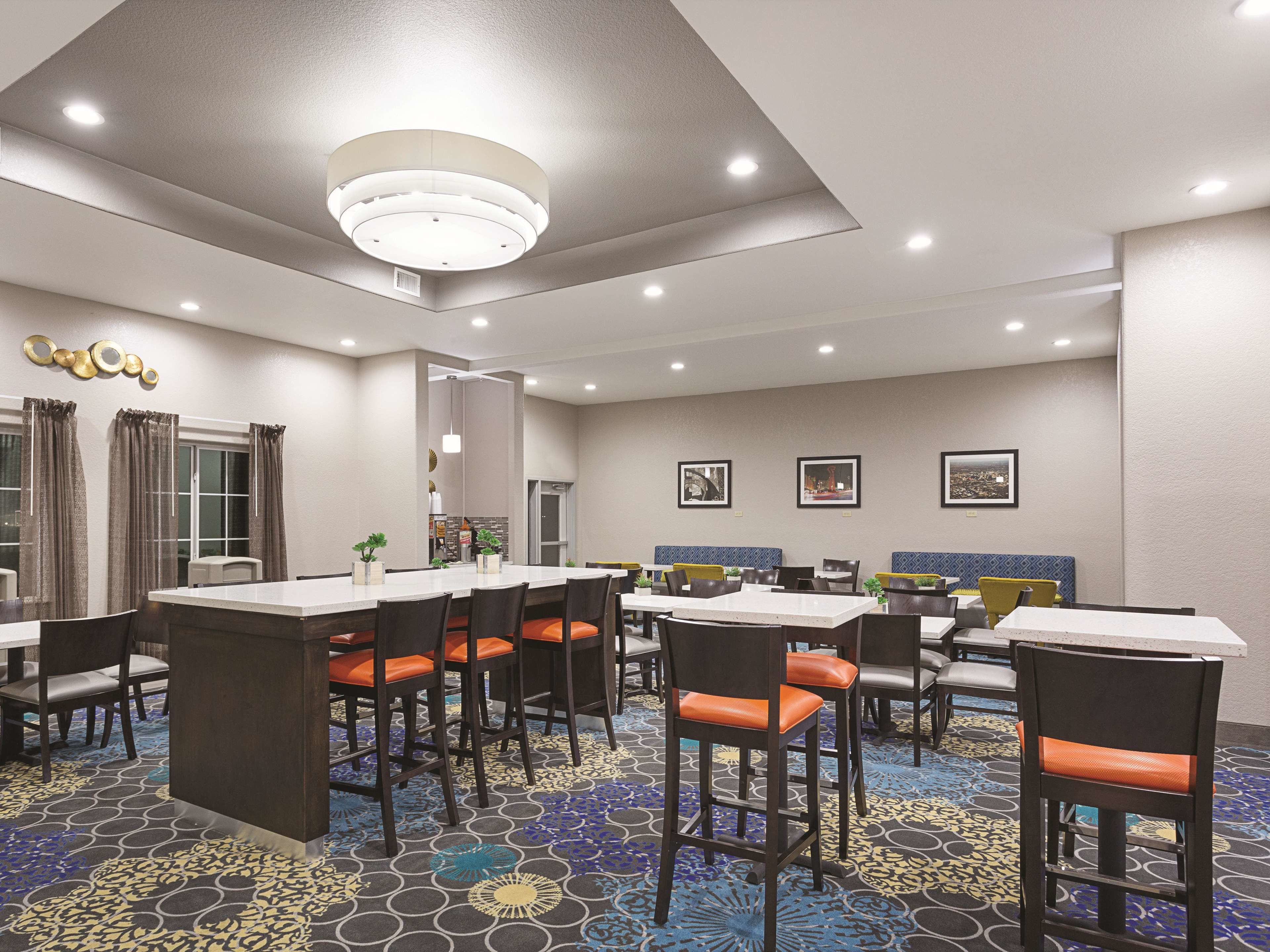 La Quinta Inn & Suites by Wyndham San Antonio Northwest