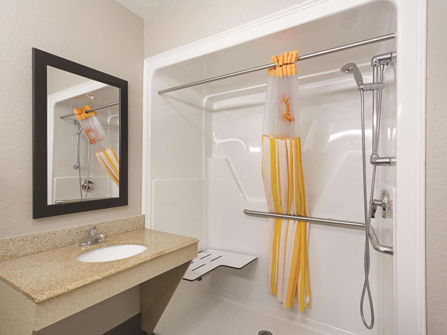La Quinta Inn & Suites by Wyndham San Antonio Northwest
