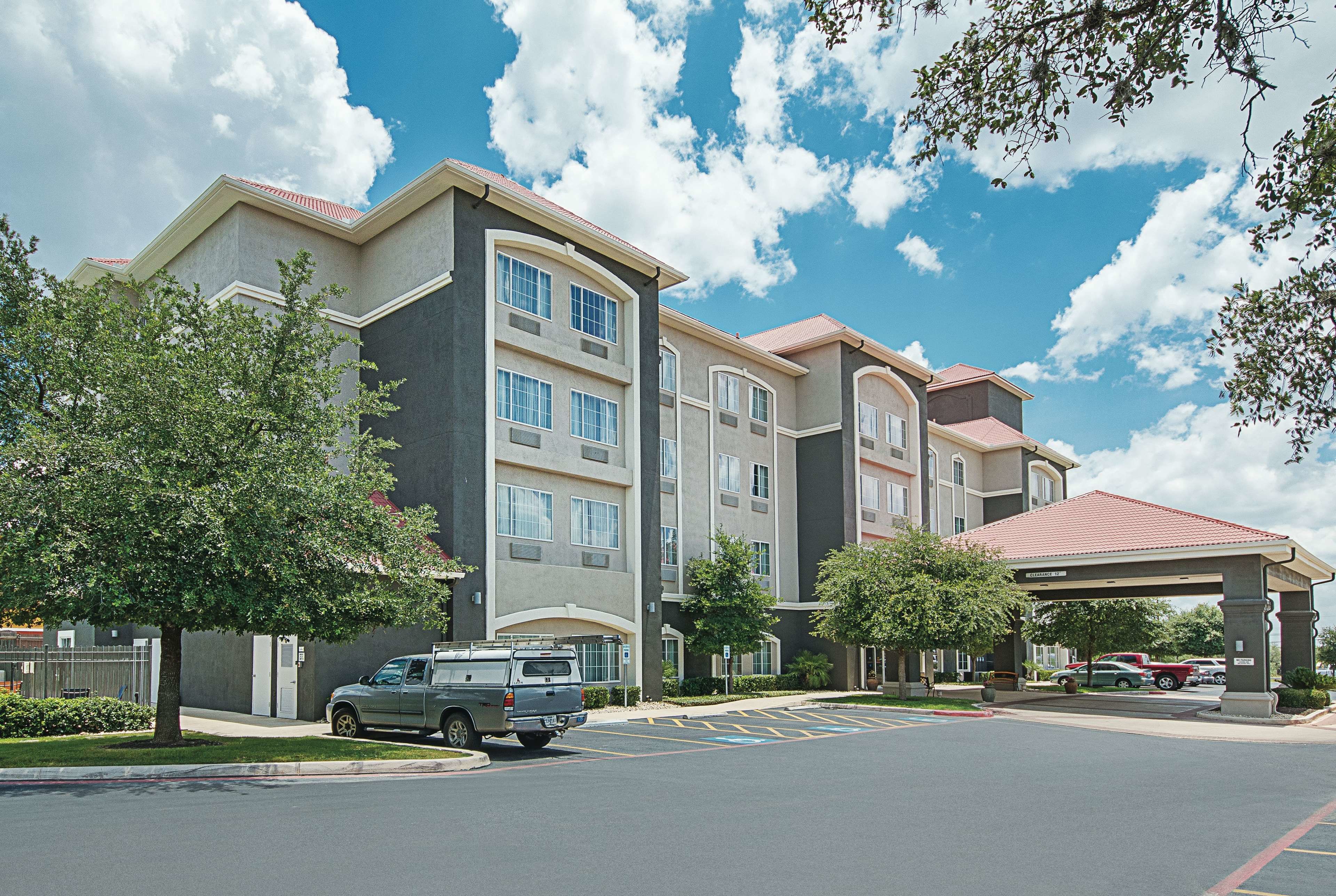 La Quinta Inn & Suites by Wyndham San Antonio Northwest