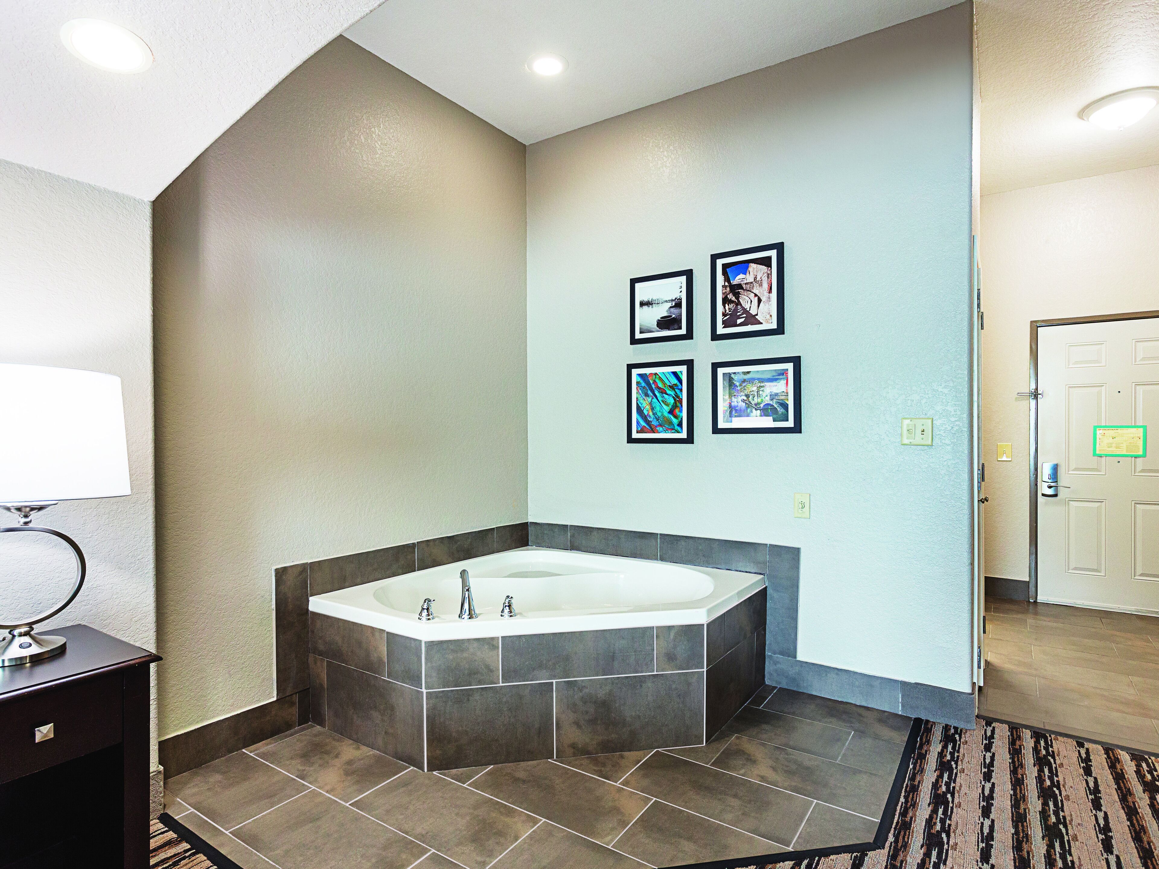 La Quinta Inn & Suites by Wyndham San Antonio Northwest