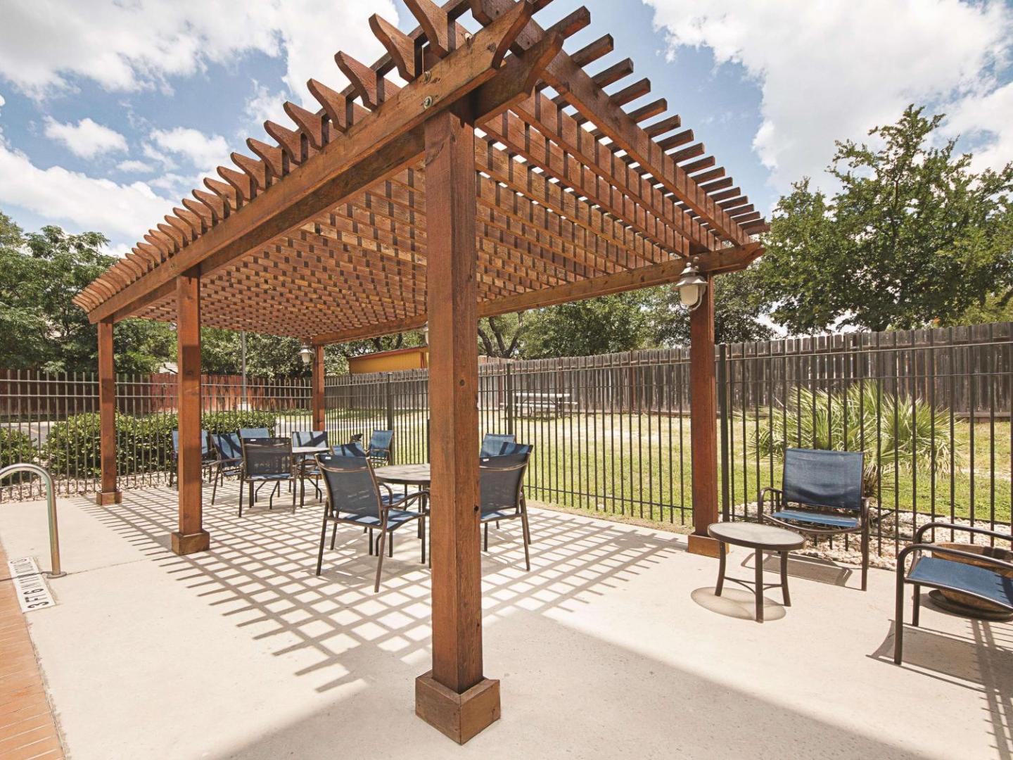 La Quinta Inn & Suites by Wyndham San Antonio Northwest