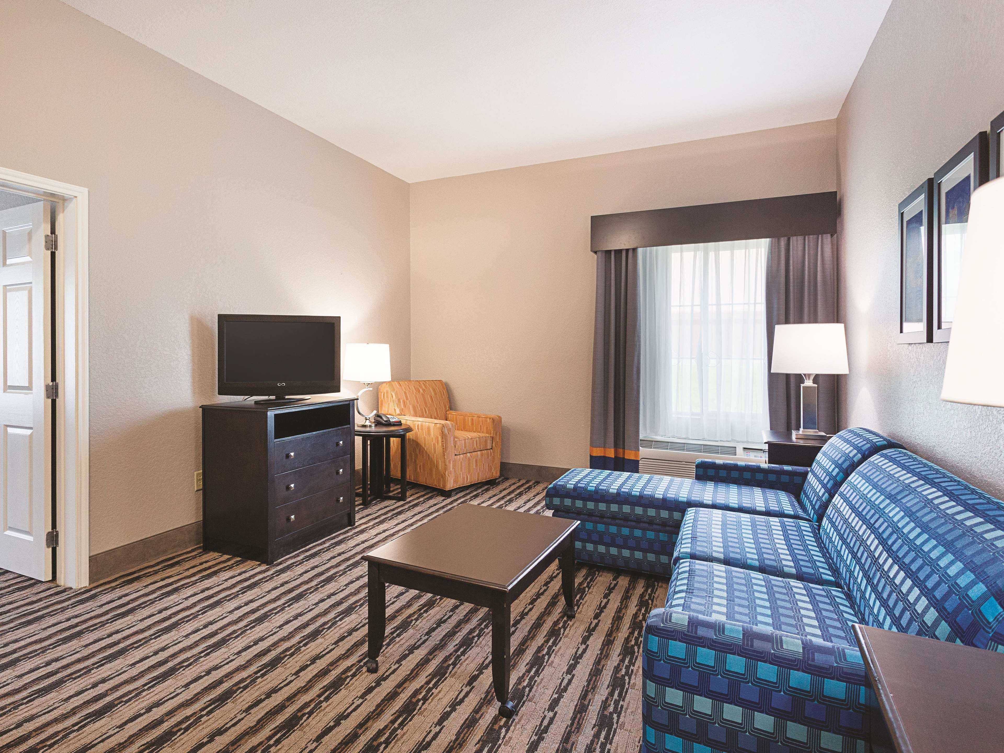 La Quinta Inn & Suites by Wyndham San Antonio Northwest