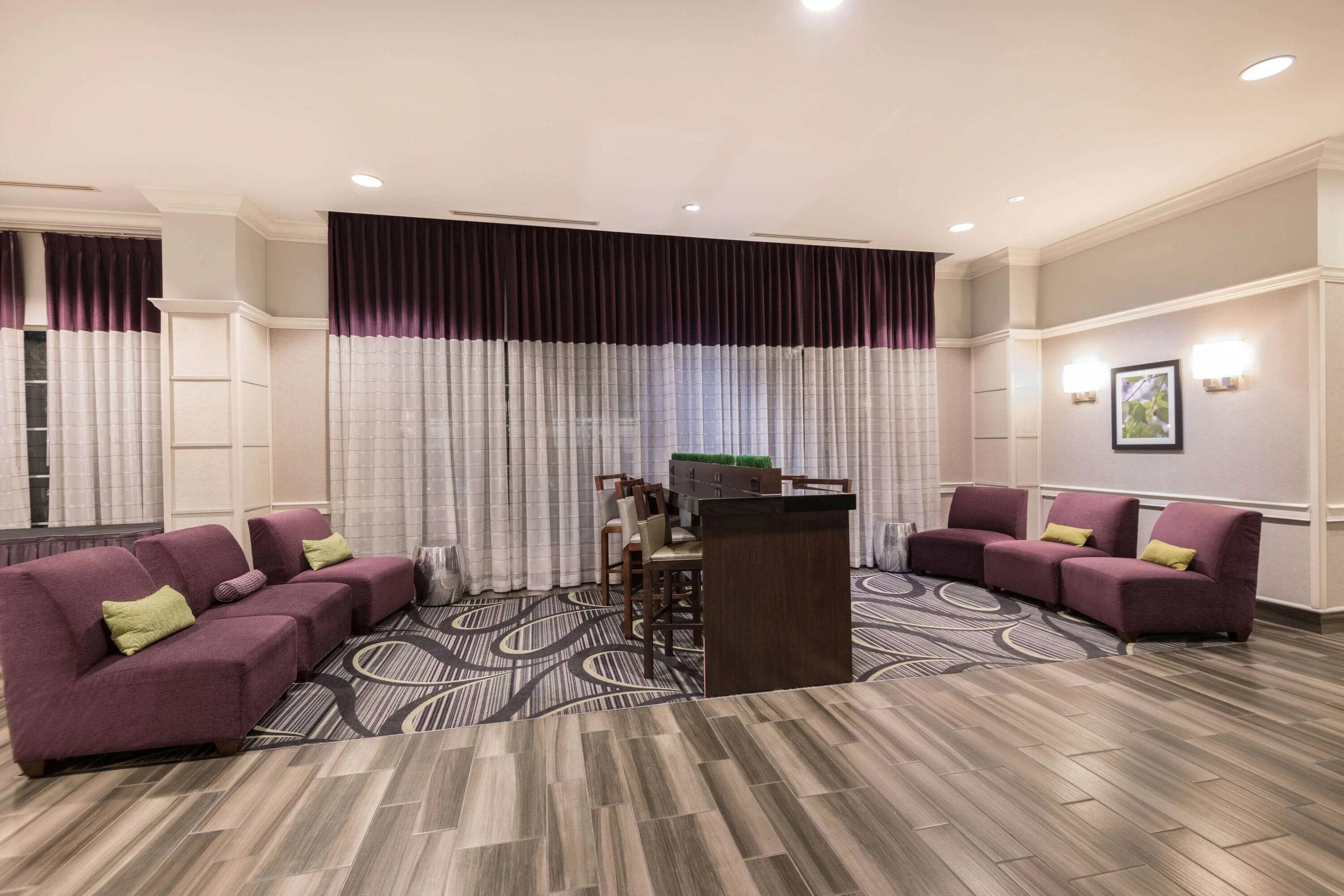 La Quinta Inn & Suites by Wyndham San Antonio Riverwalk