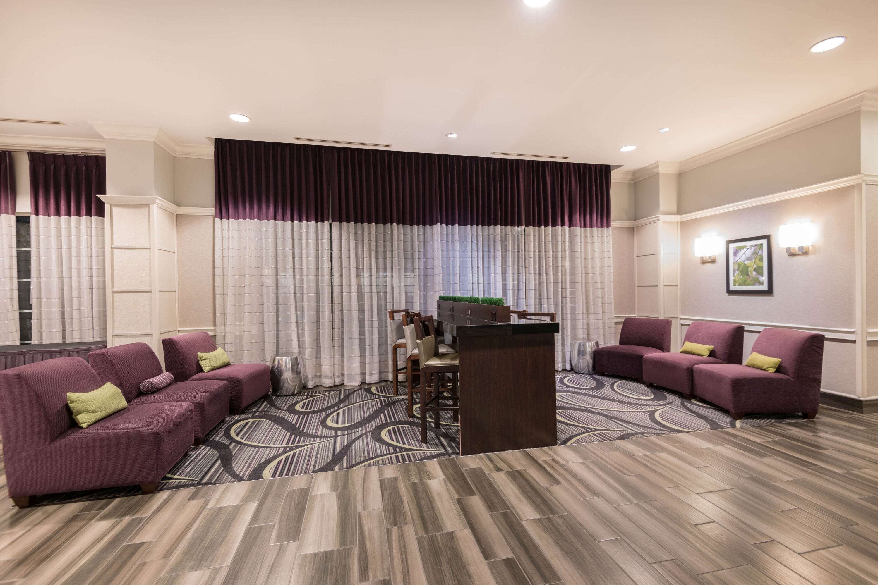 La Quinta Inn & Suites by Wyndham San Antonio Riverwalk