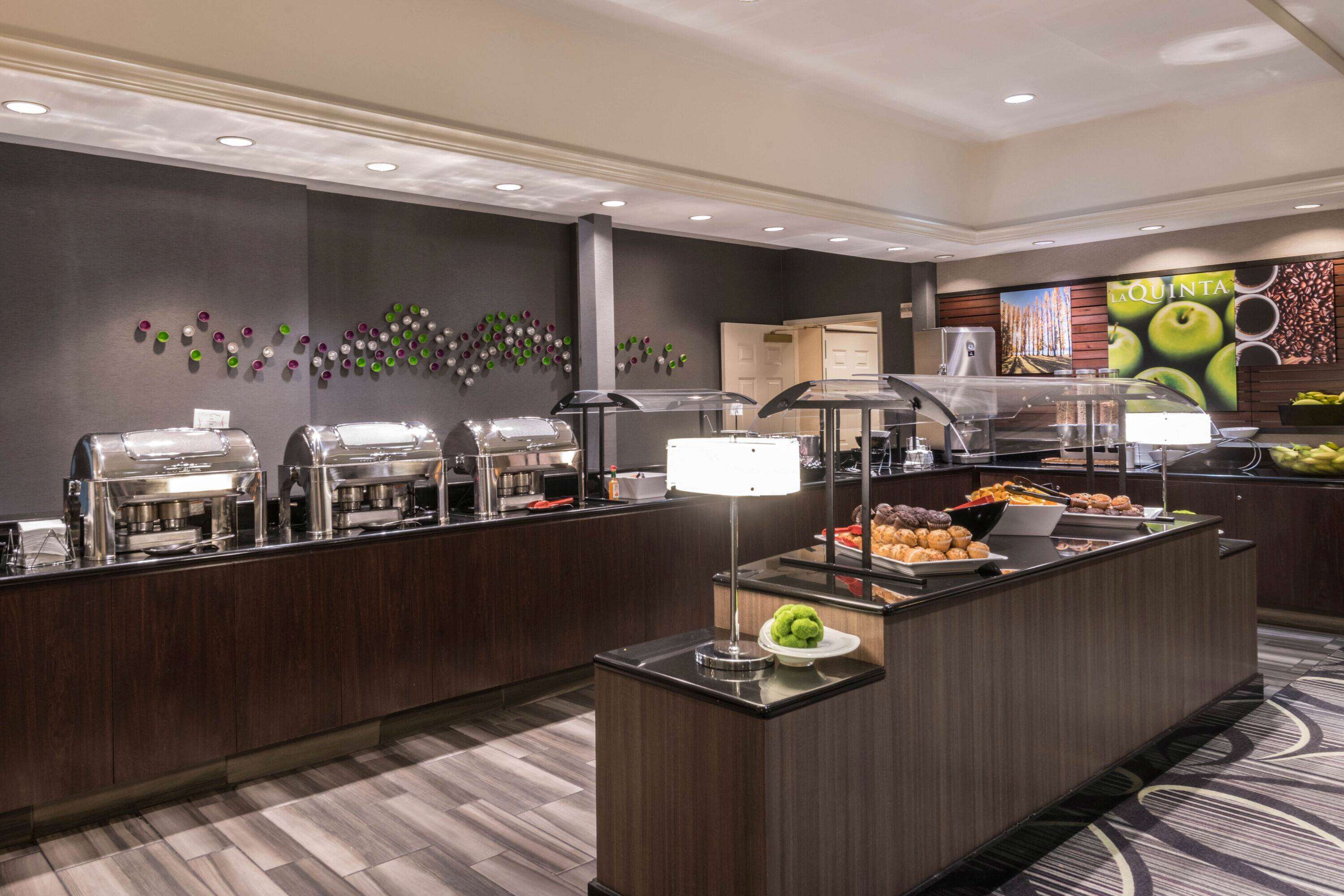 La Quinta Inn & Suites by Wyndham San Antonio Riverwalk