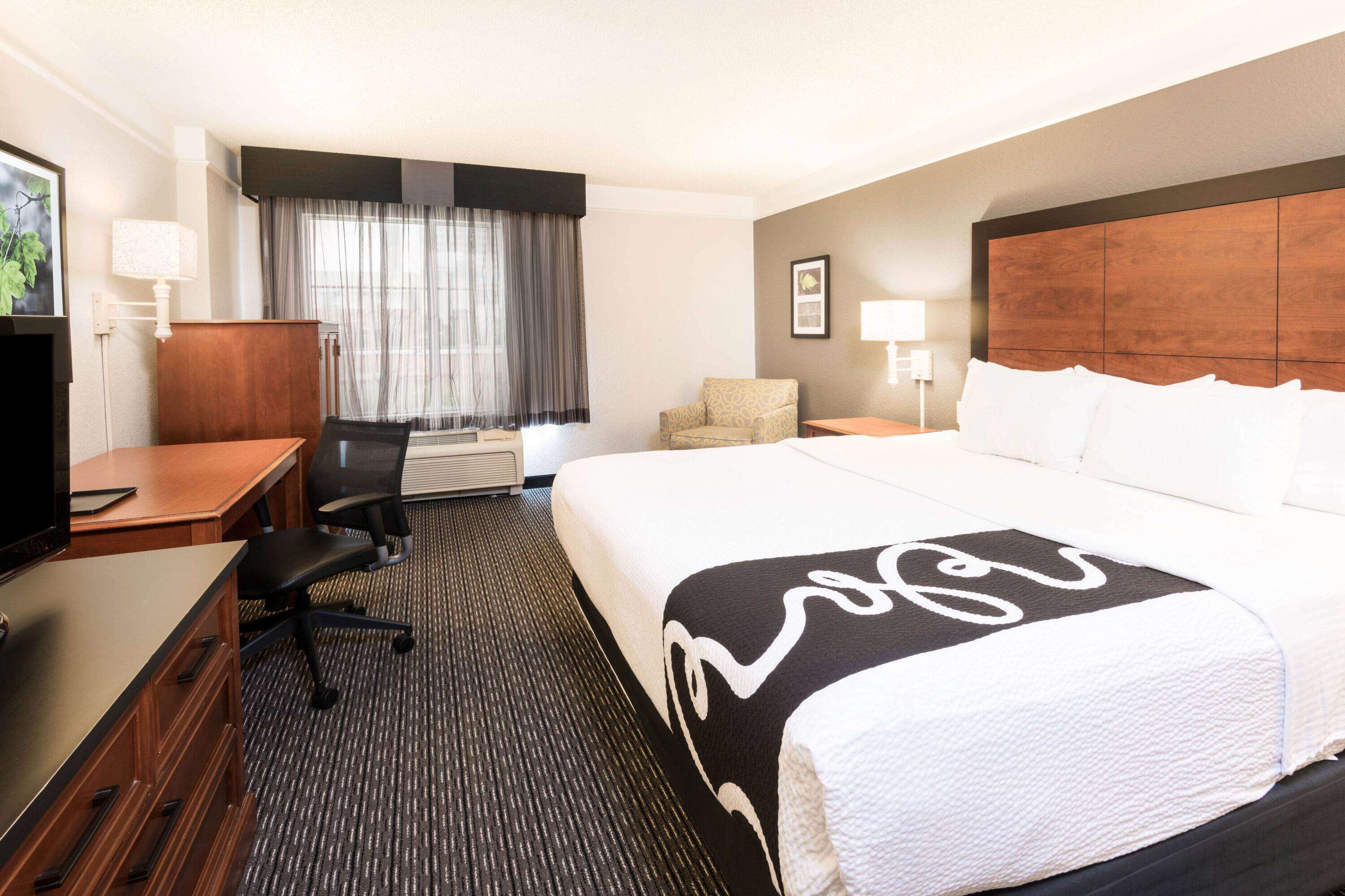 La Quinta Inn & Suites by Wyndham San Antonio Riverwalk