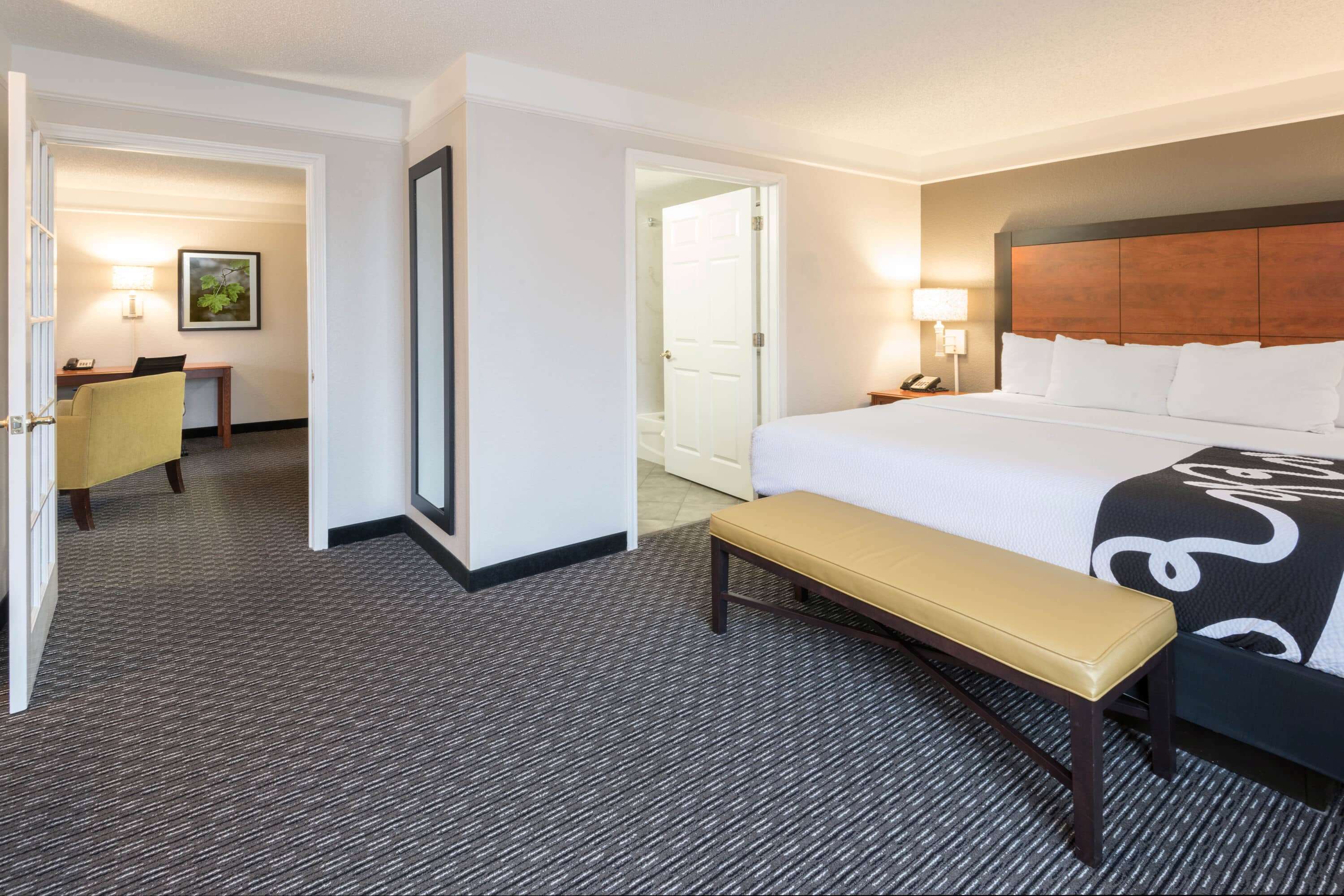 La Quinta Inn & Suites by Wyndham San Antonio Riverwalk