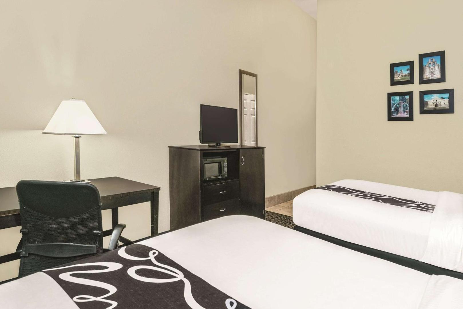 Spark by Hilton San Antonio Dominion