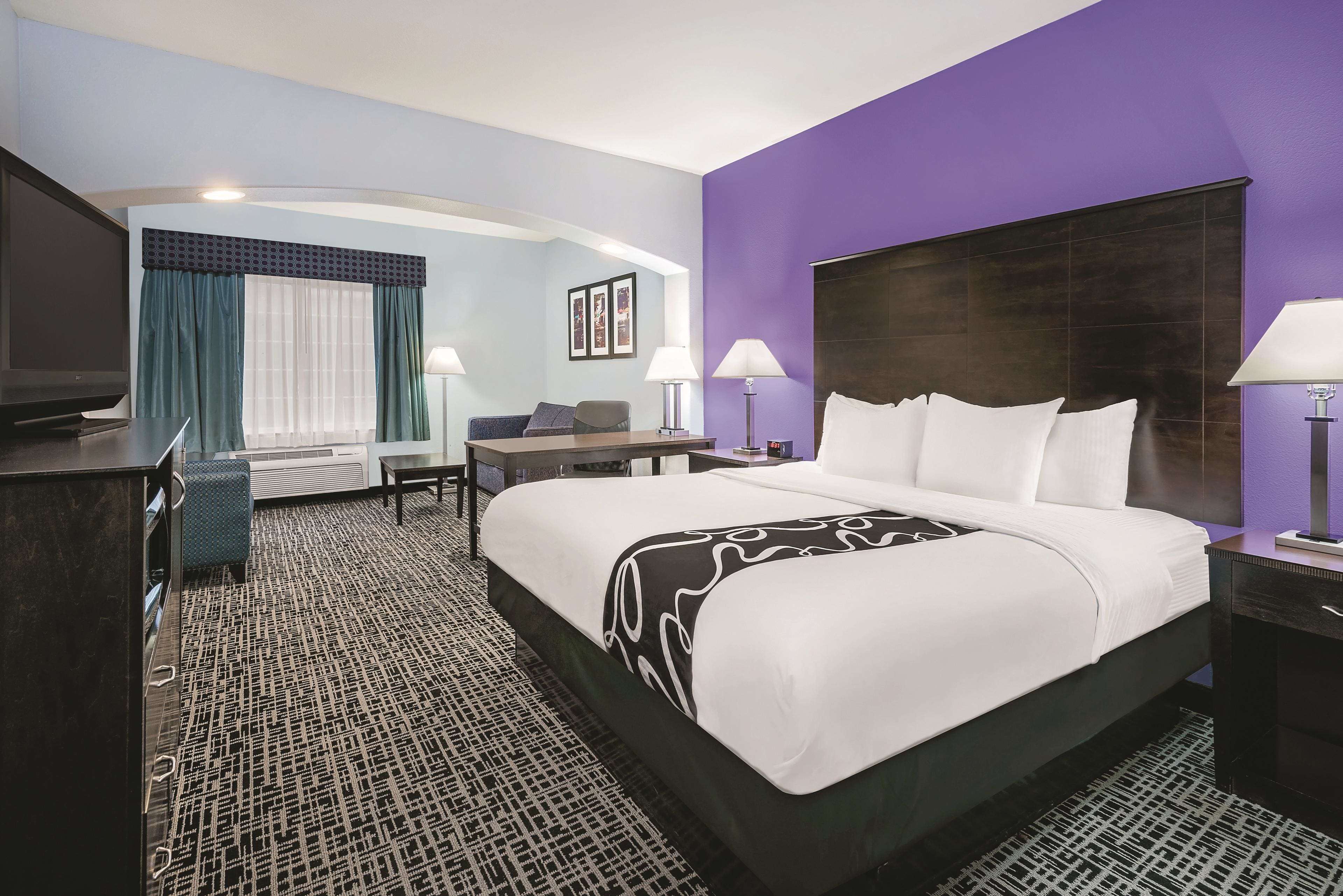 Spark by Hilton San Antonio Dominion