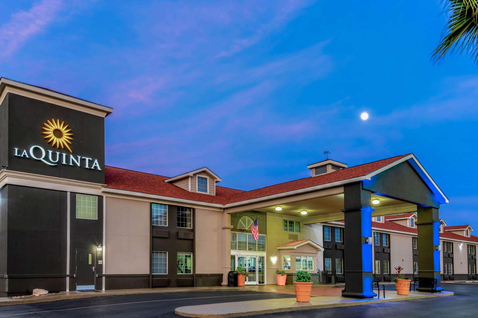 La Quinta Inn by Wyndham San Antonio Brooks City Base