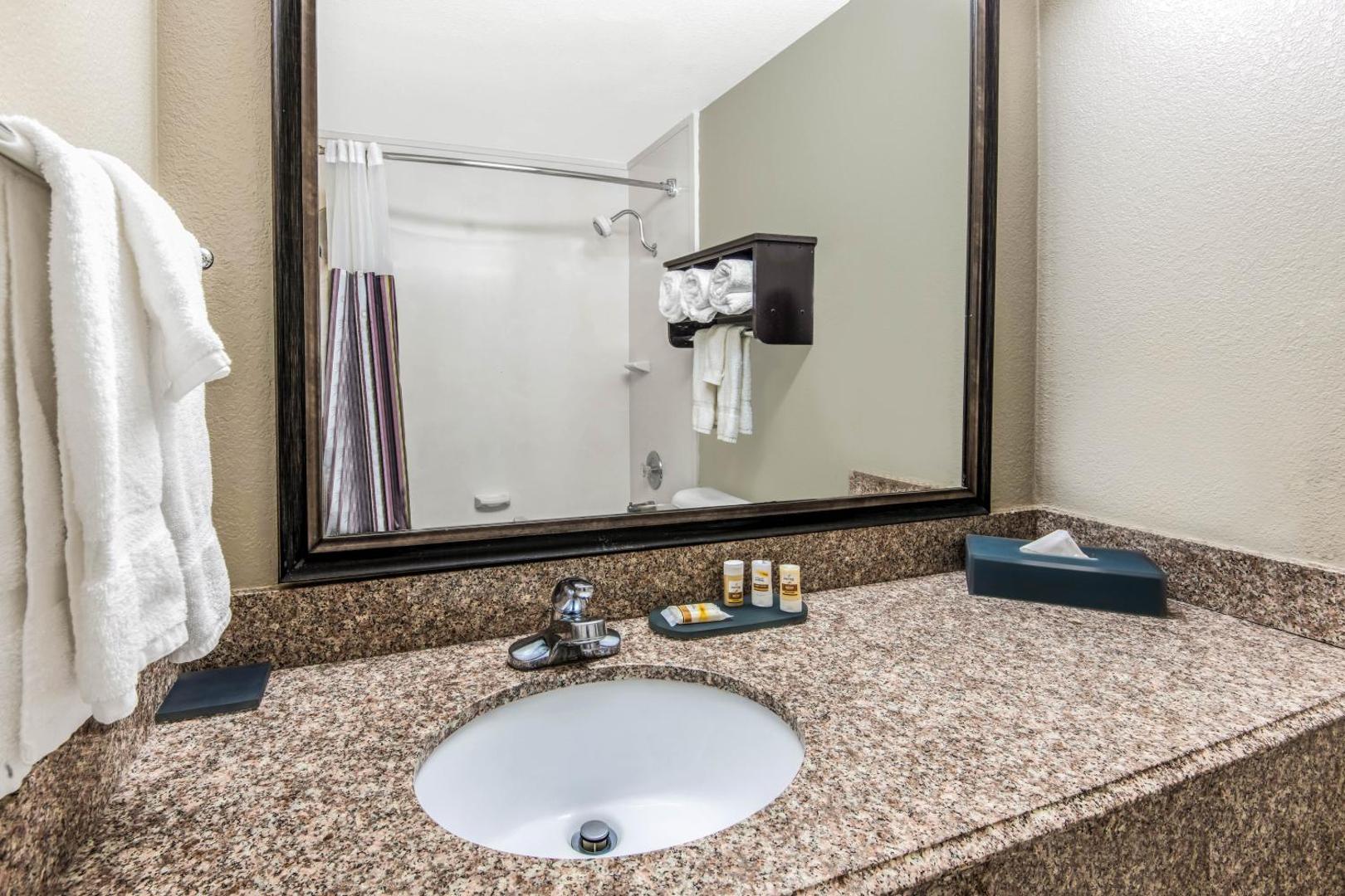 La Quinta Inn by Wyndham San Antonio Brooks City Base