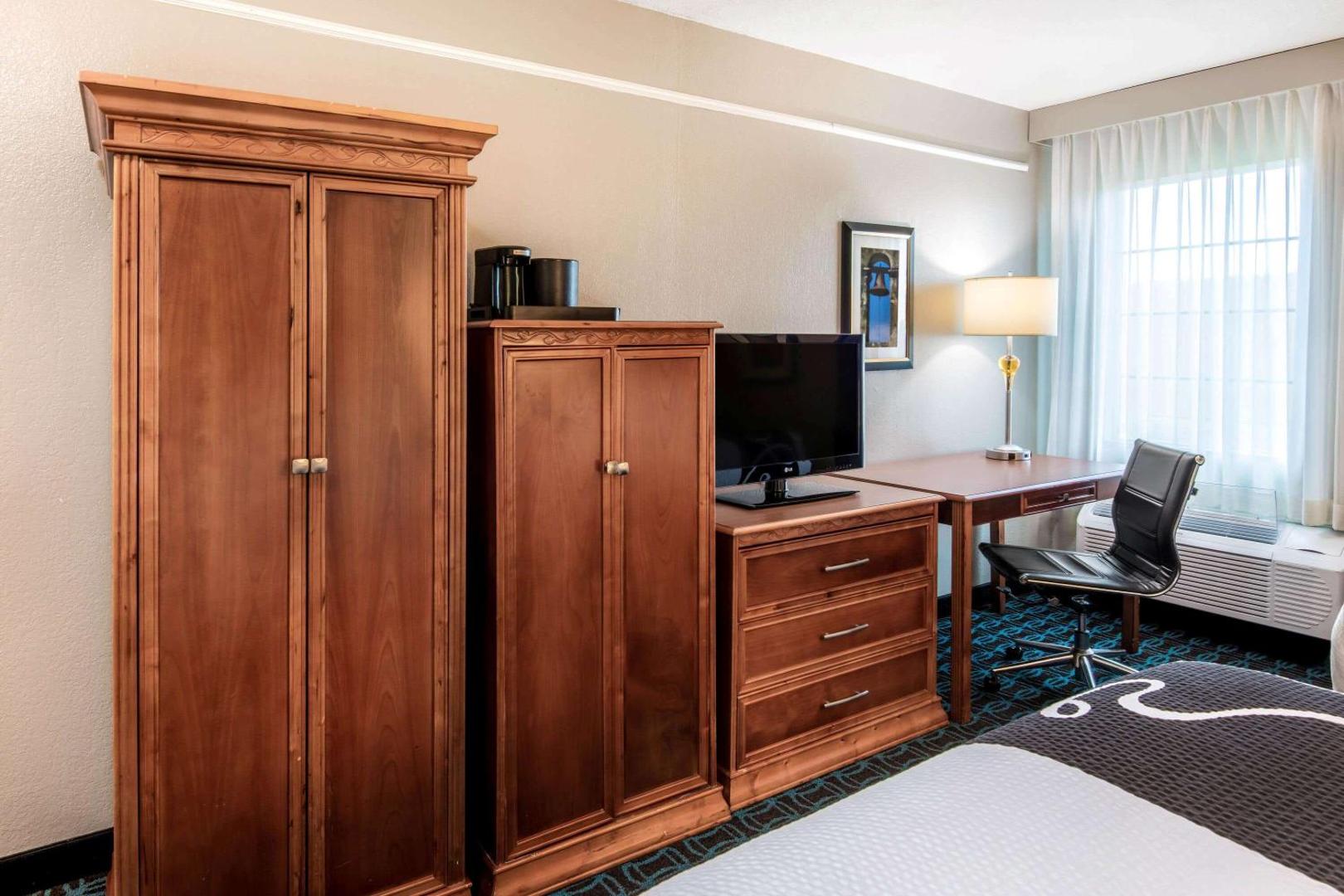 La Quinta Inn by Wyndham San Antonio Brooks City Base
