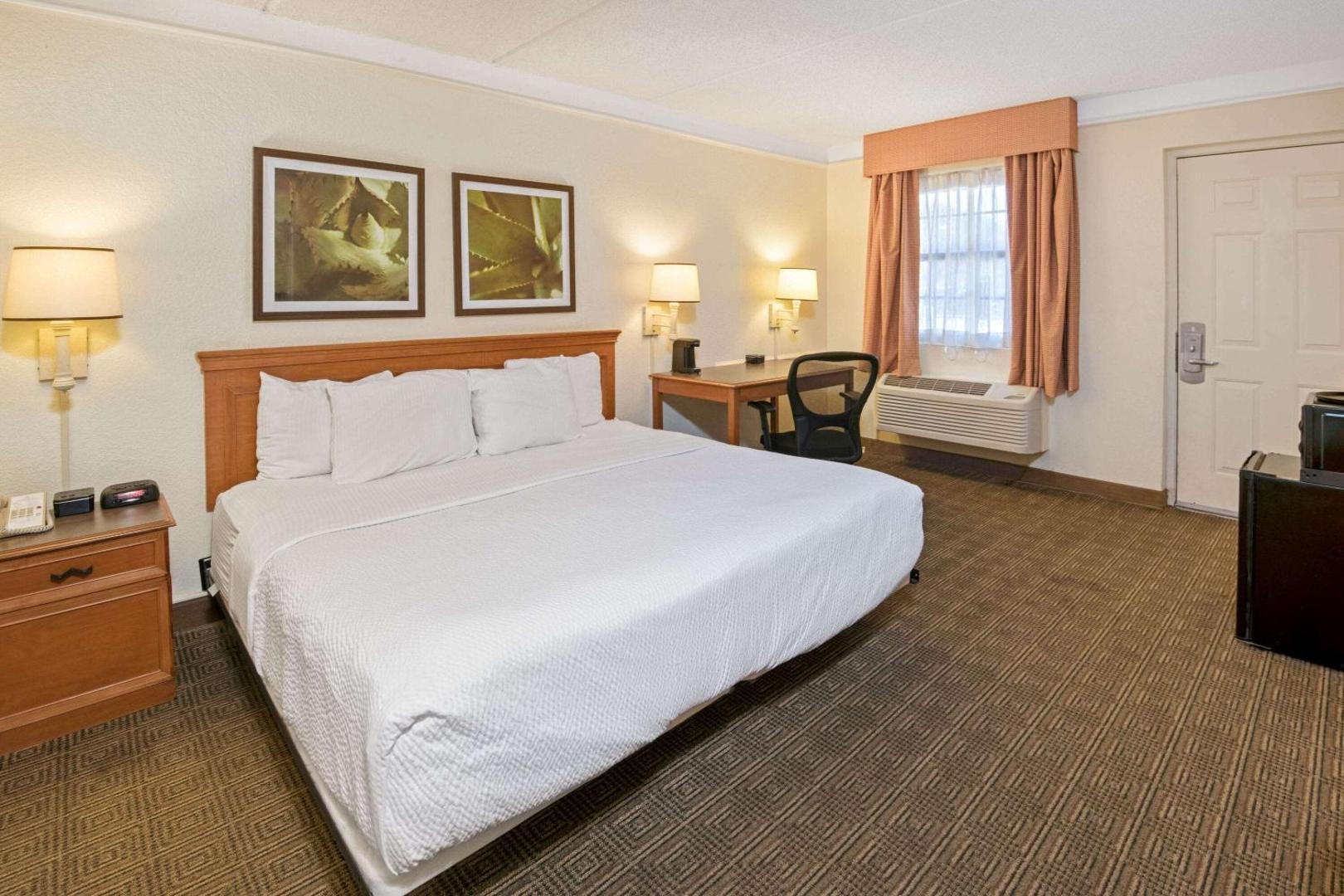 La Quinta Inn by Wyndham San Antonio Market Square