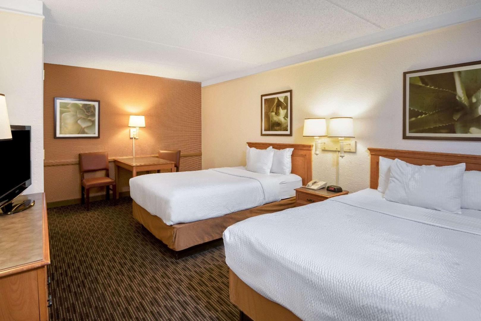 La Quinta Inn by Wyndham San Antonio Market Square