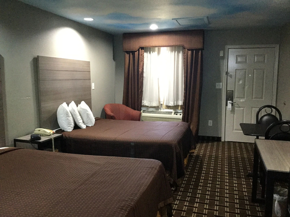 Luxury Inn & Suites Seaworld