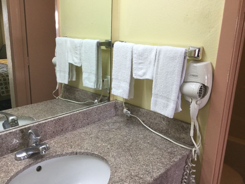 Luxury Inn & Suites Seaworld