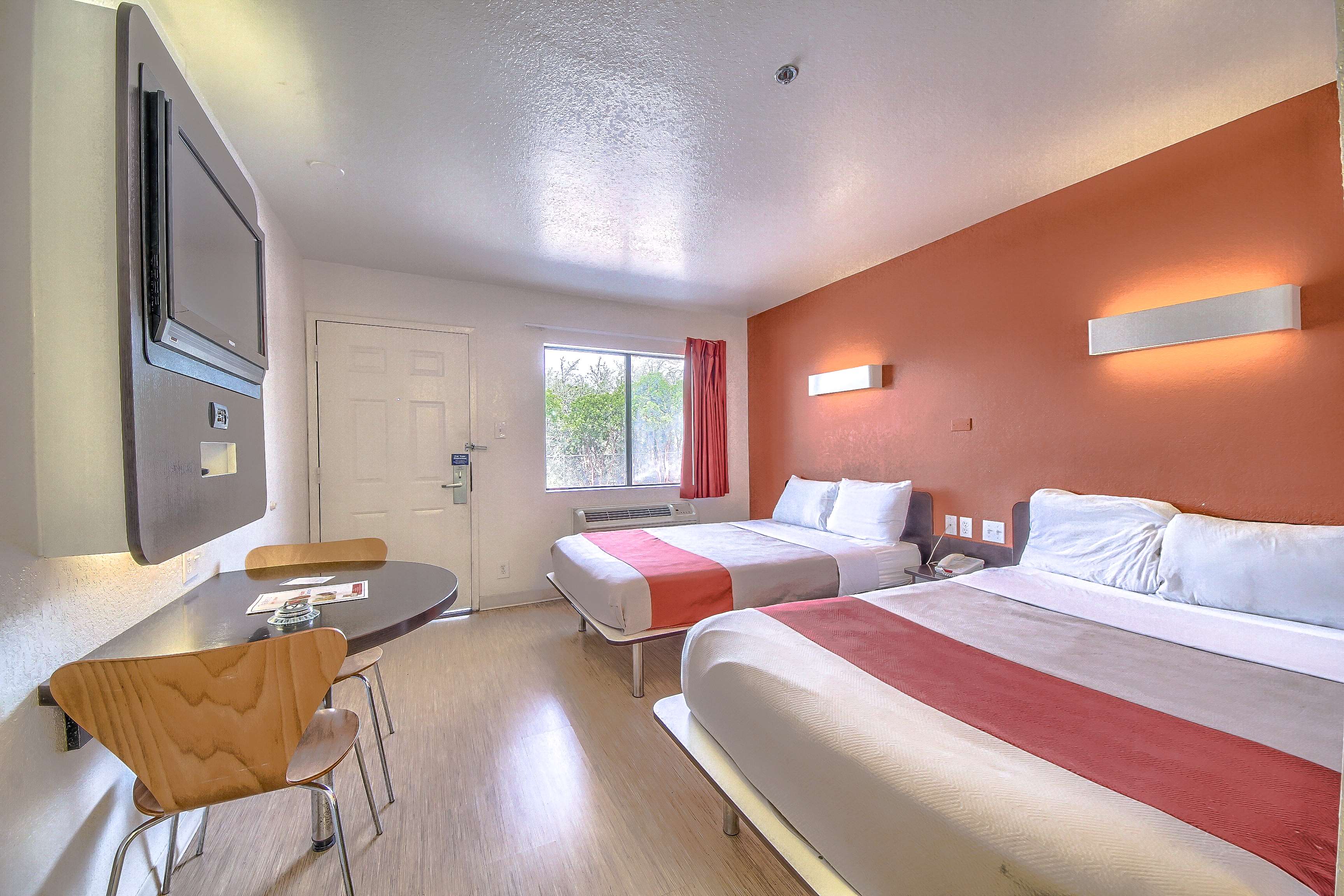 Motel 6 San Antonio - Fiesta