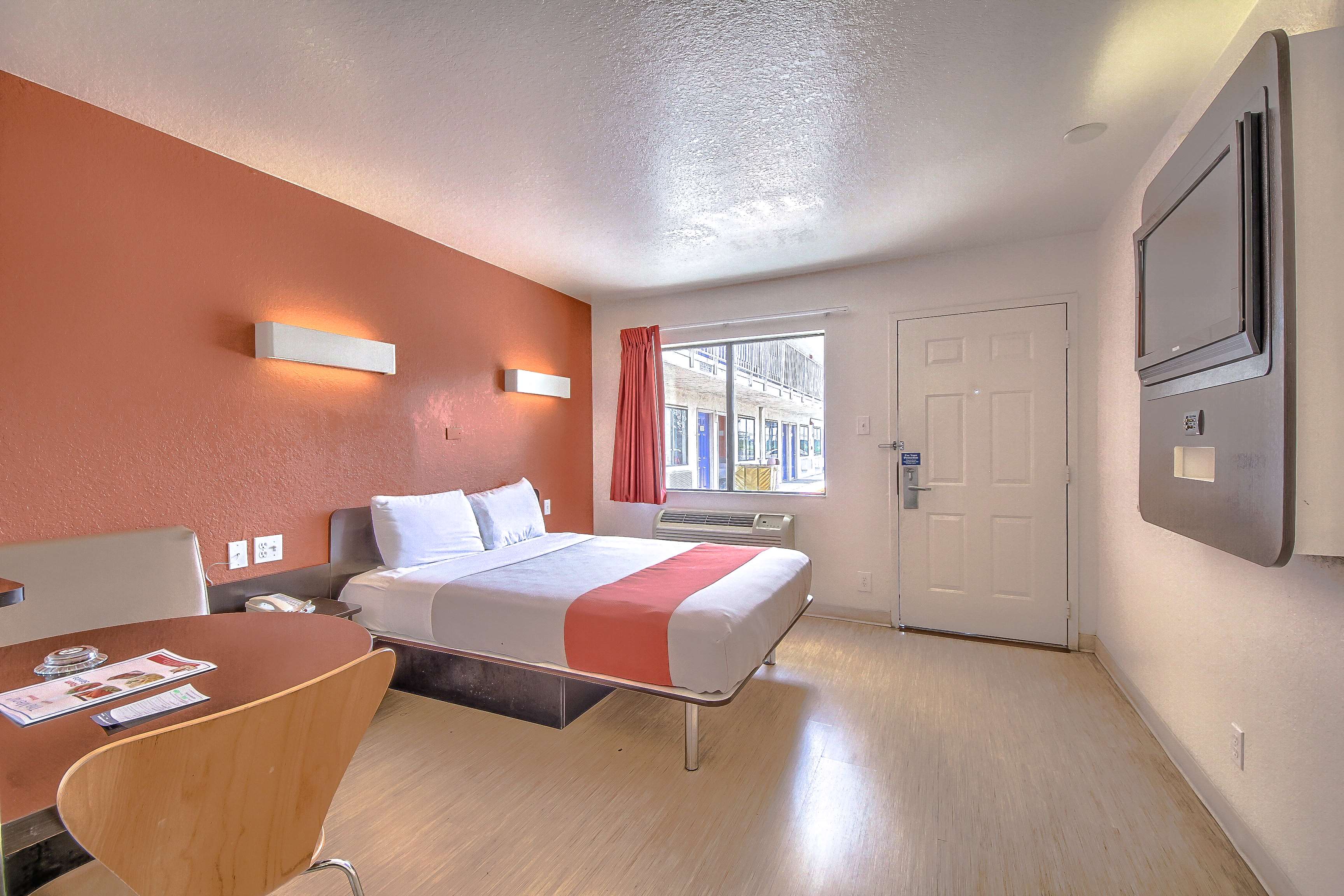 Motel 6 San Antonio - Fiesta