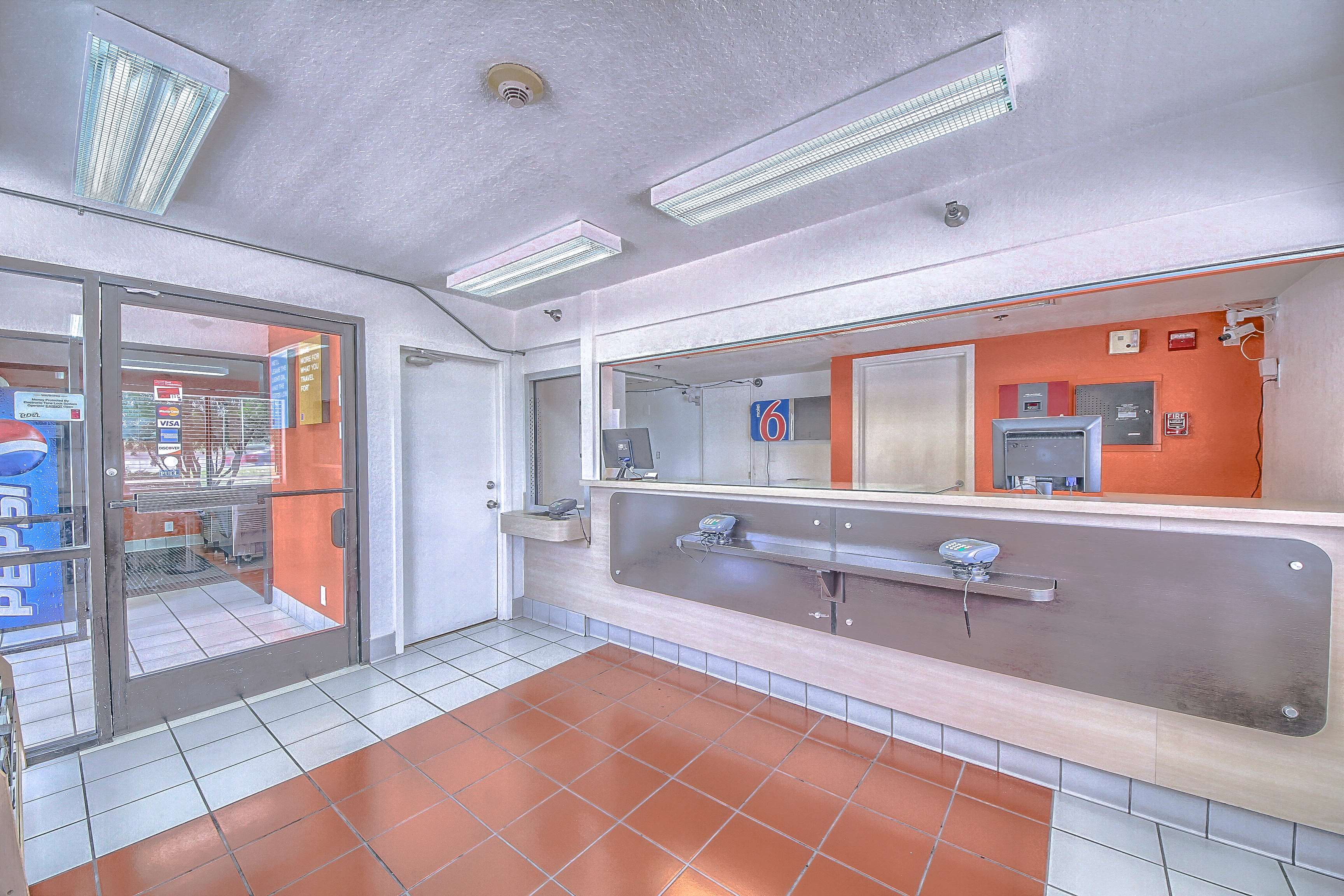 Motel 6 San Antonio - Fiesta