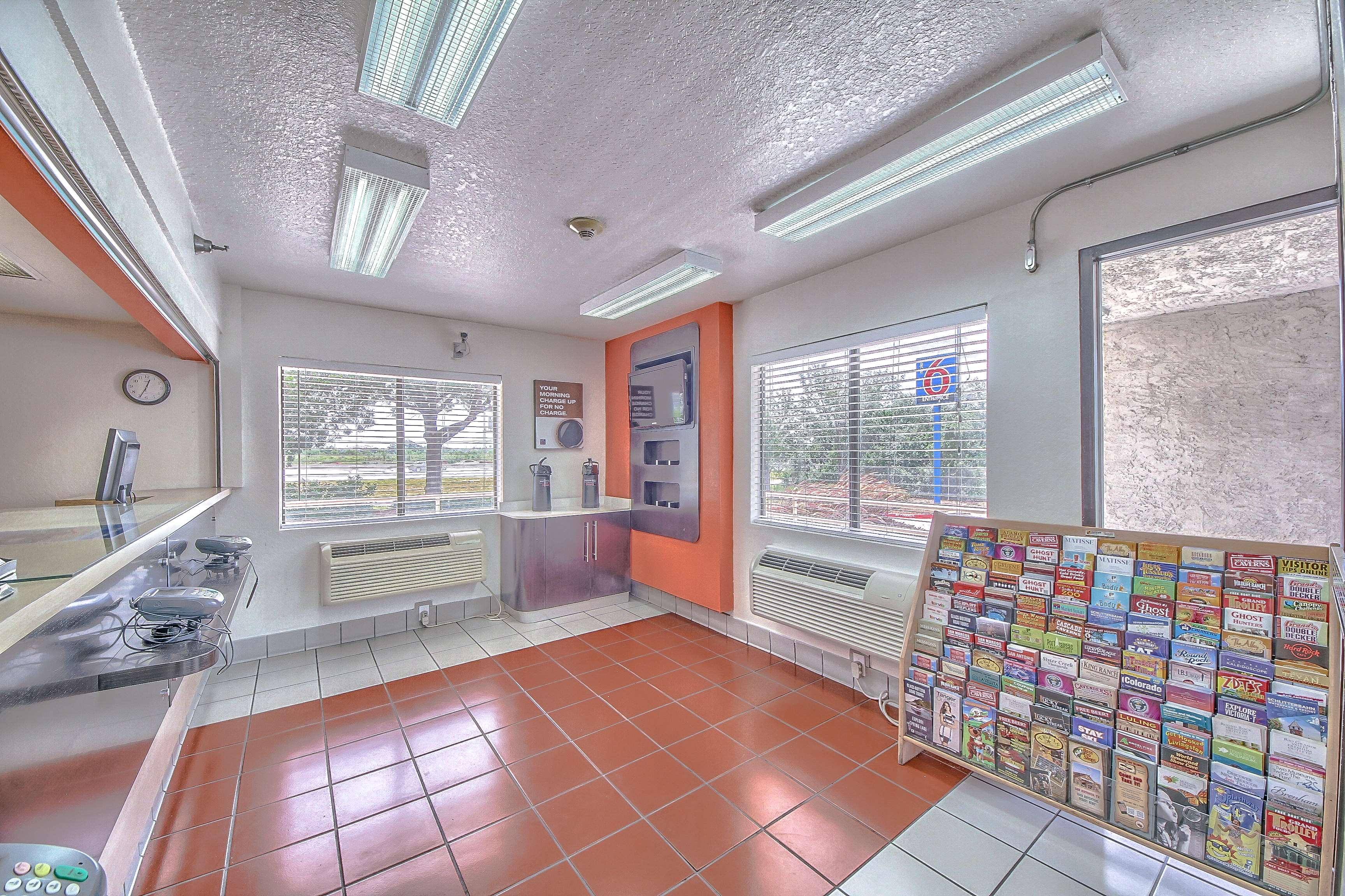 Motel 6 San Antonio - Fiesta
