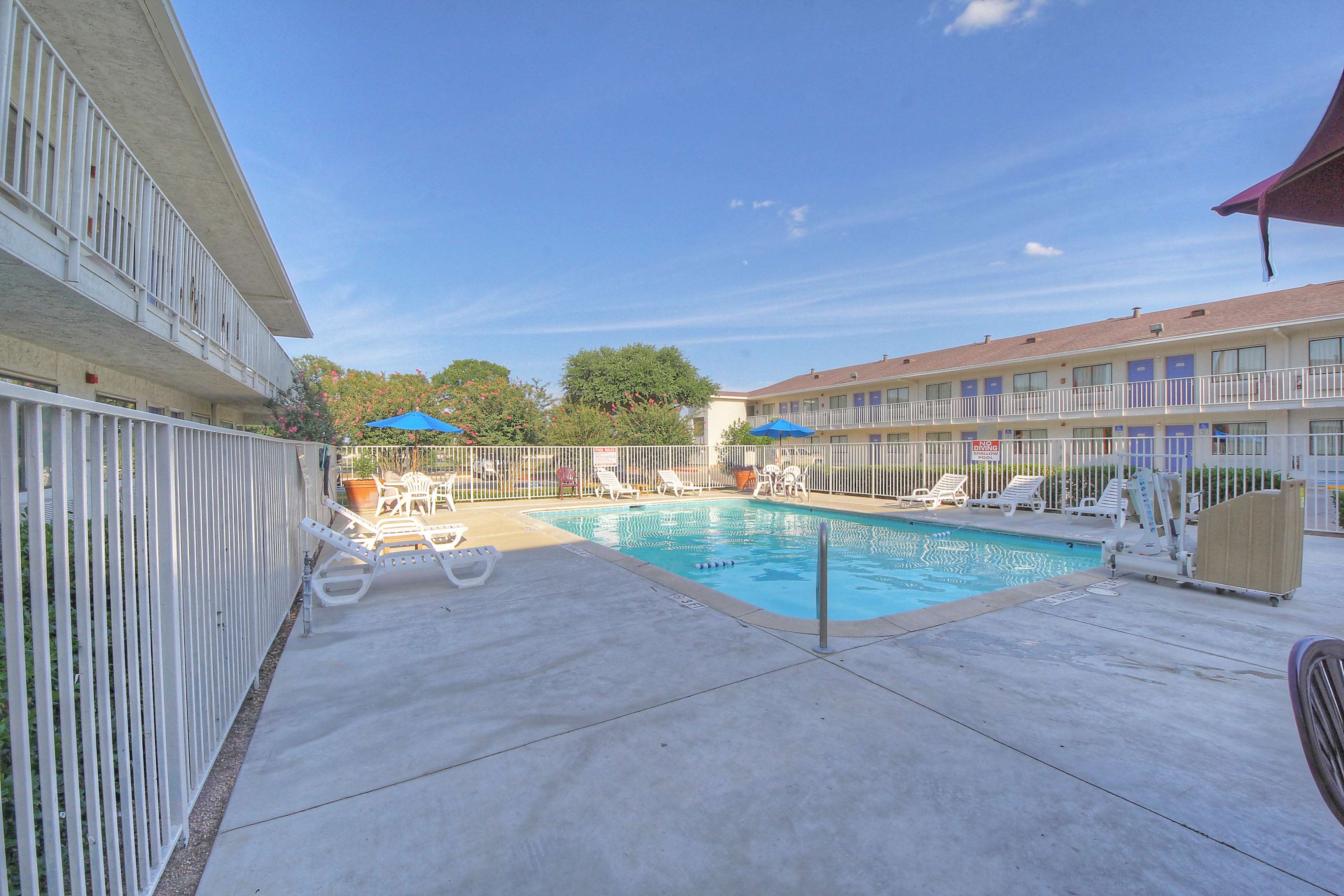 Motel 6 San Antonio - Fiesta