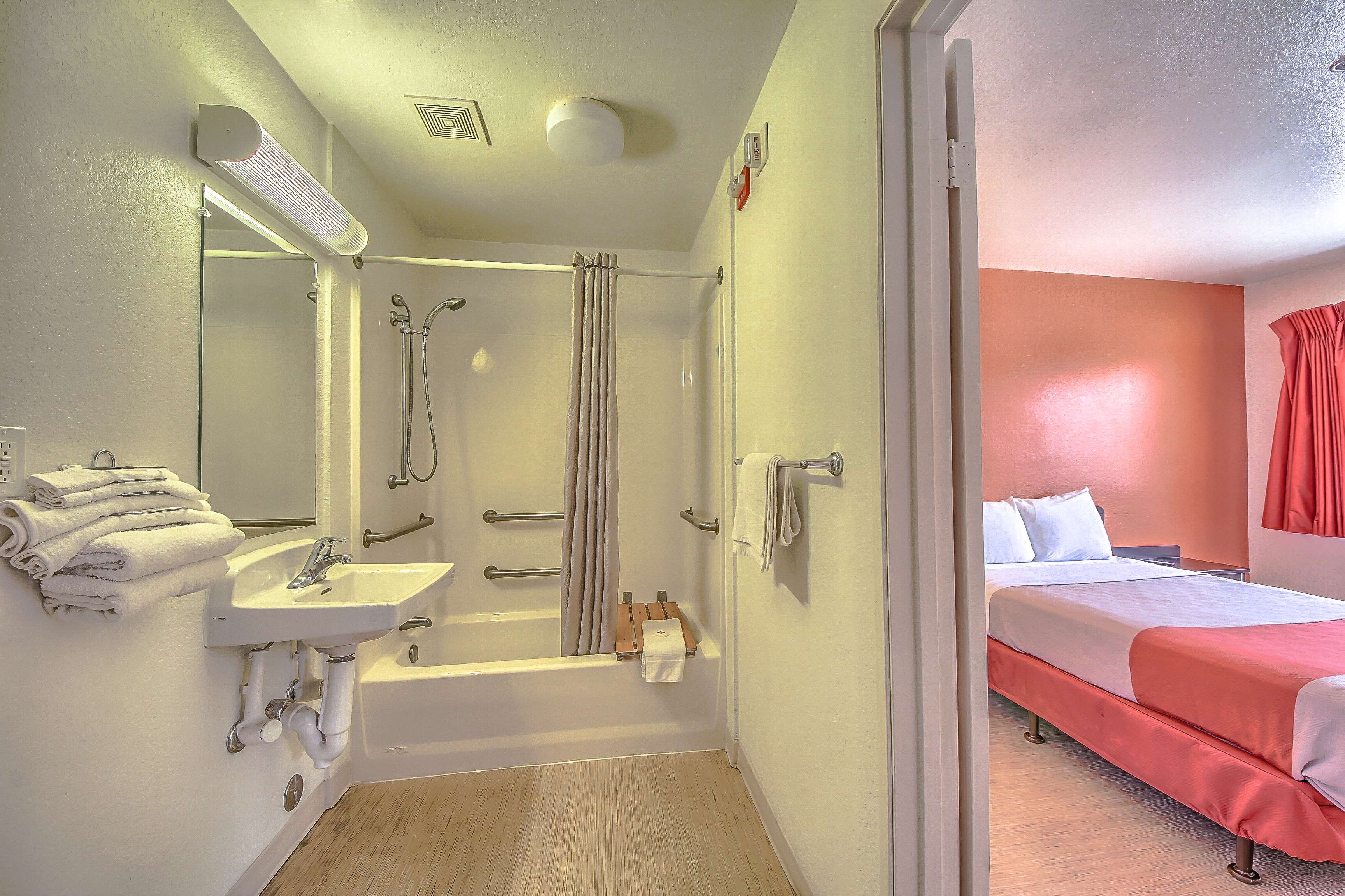 Motel 6 San Antonio - Fiesta