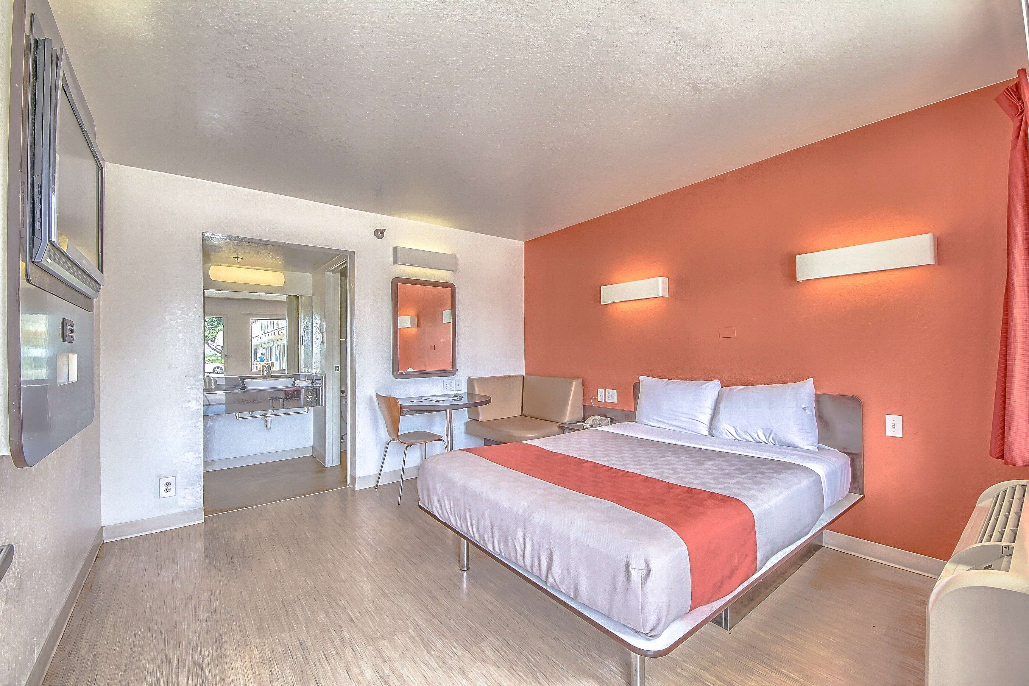 Motel 6 San Antonio - Fiesta