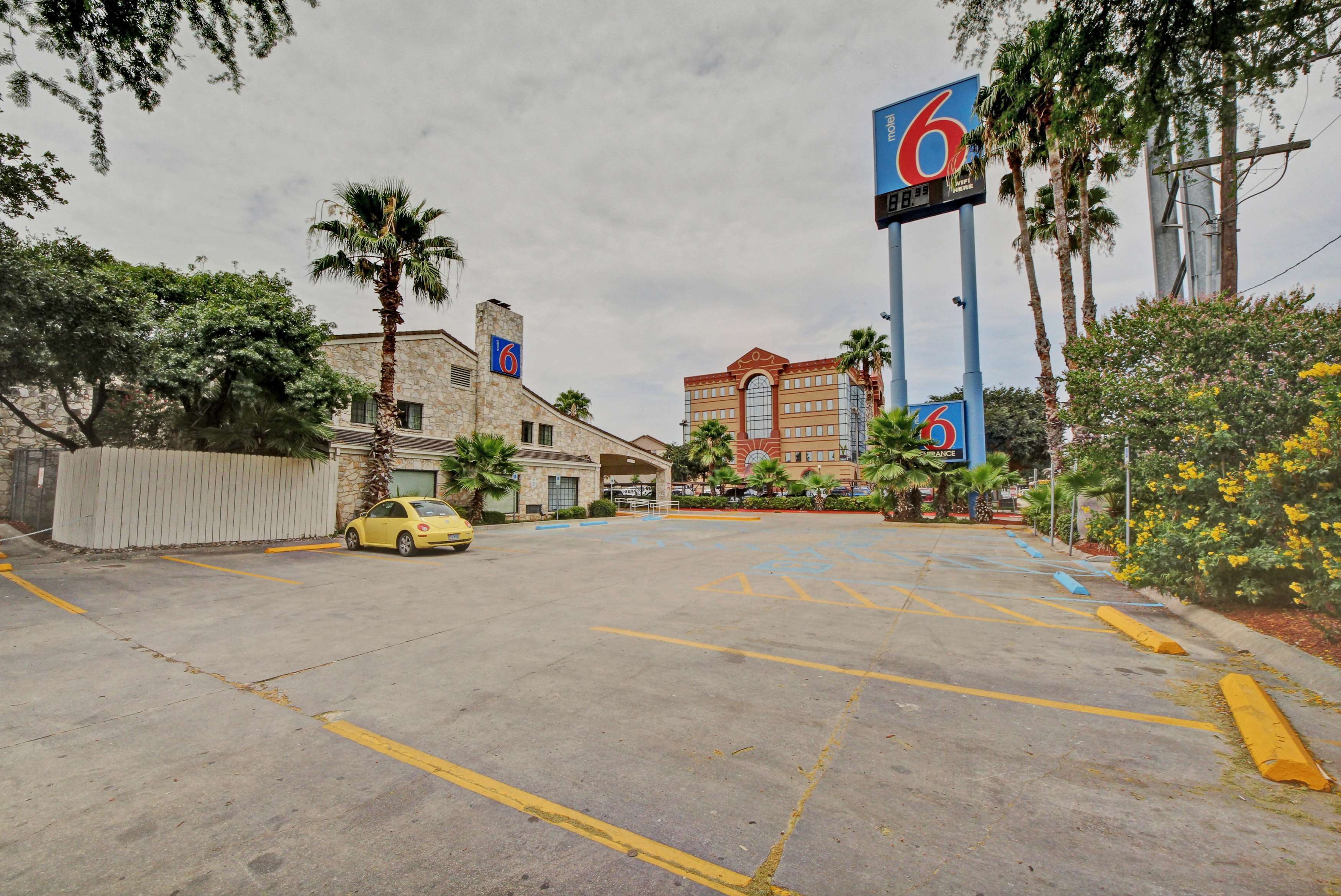 Motel 6 San Antonio Downtown - Market Square