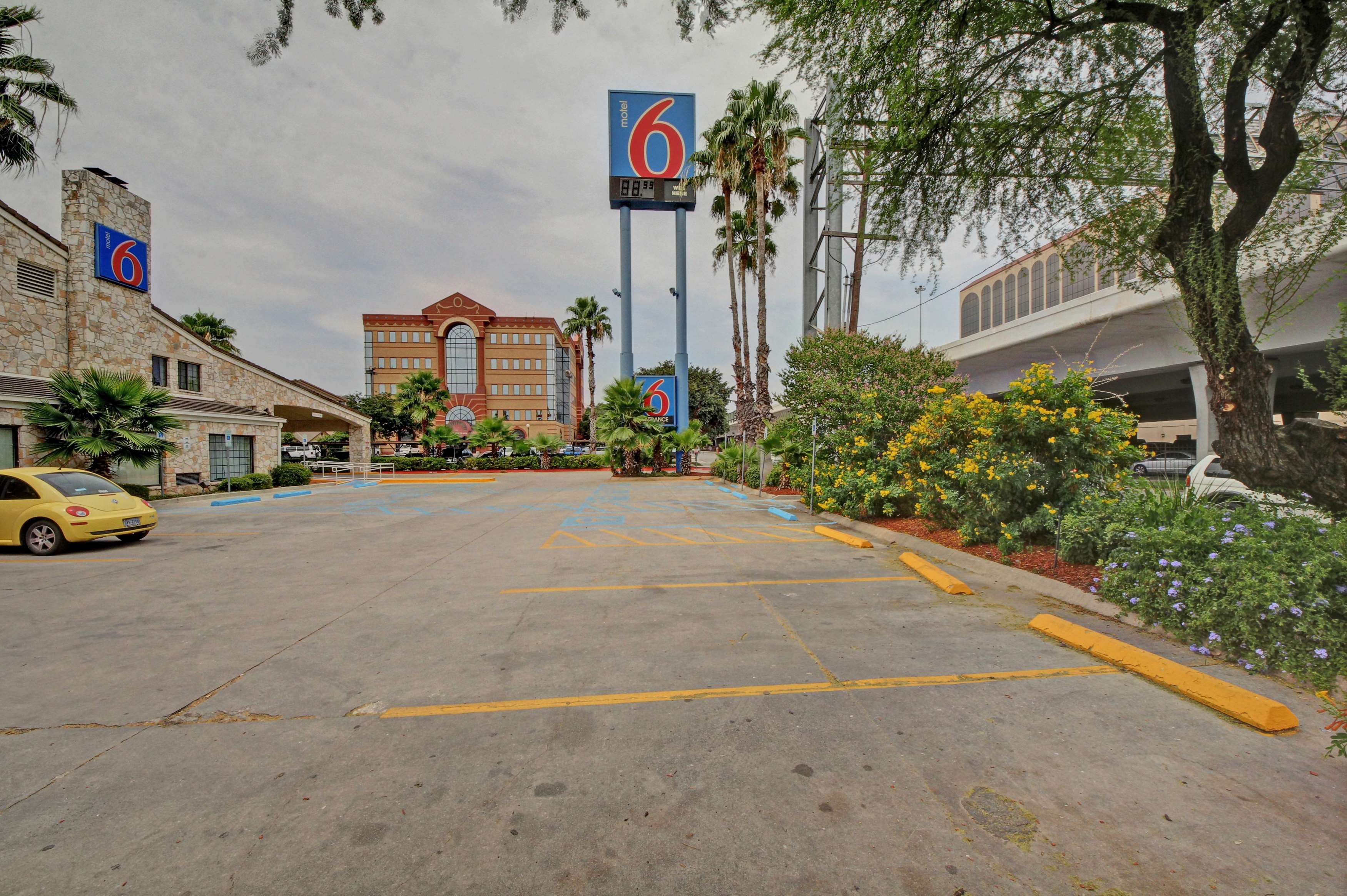Motel 6 San Antonio Downtown - Market Square
