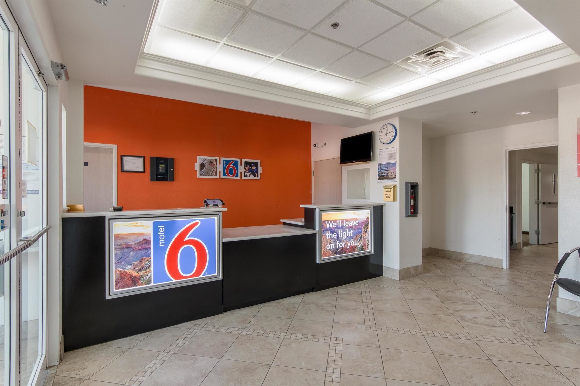 Motel 6 San Antonio Downtown/Alamodome