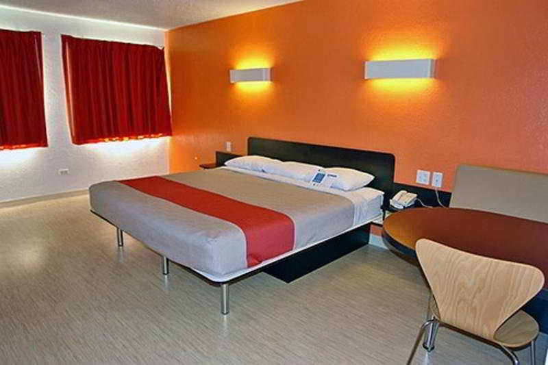 Motel 6 San Antonio Downtown - Market Square