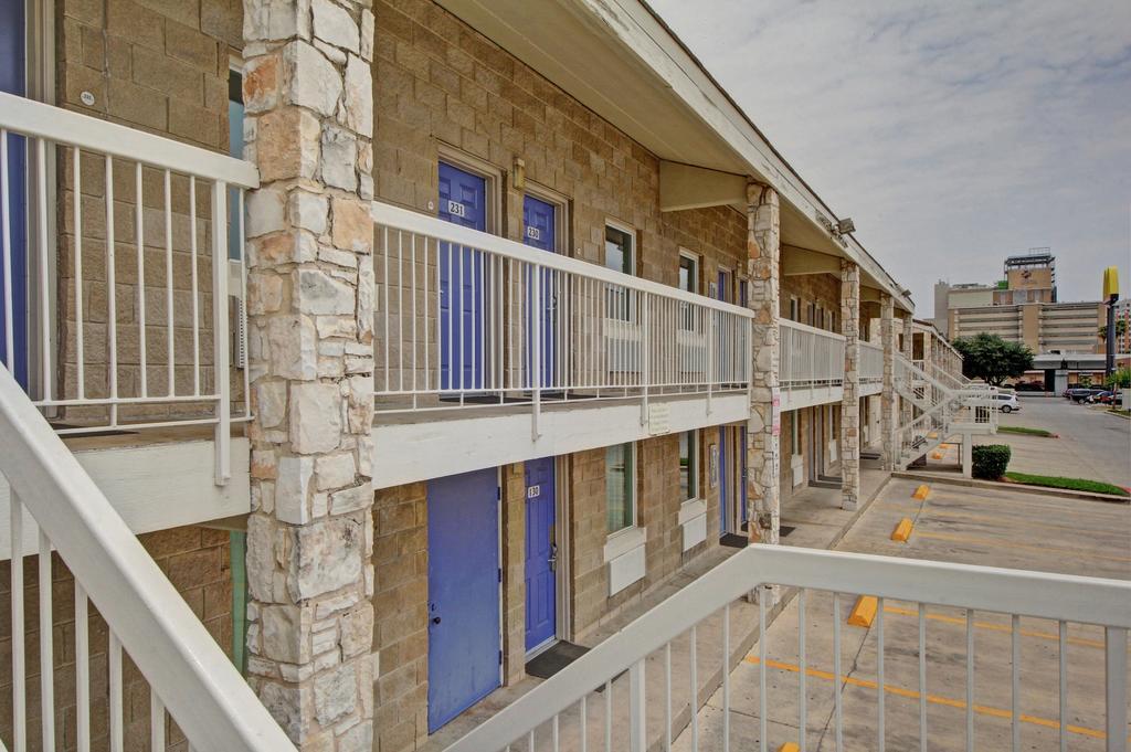 Motel 6 San Antonio Downtown - Market Square