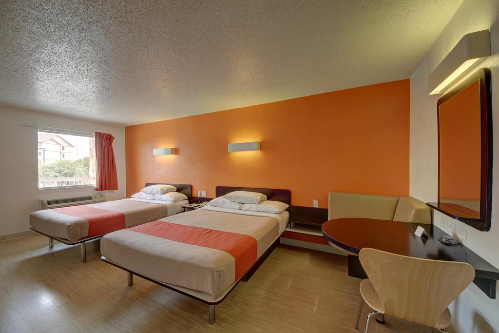 Motel 6 San Antonio Downtown - Market Square