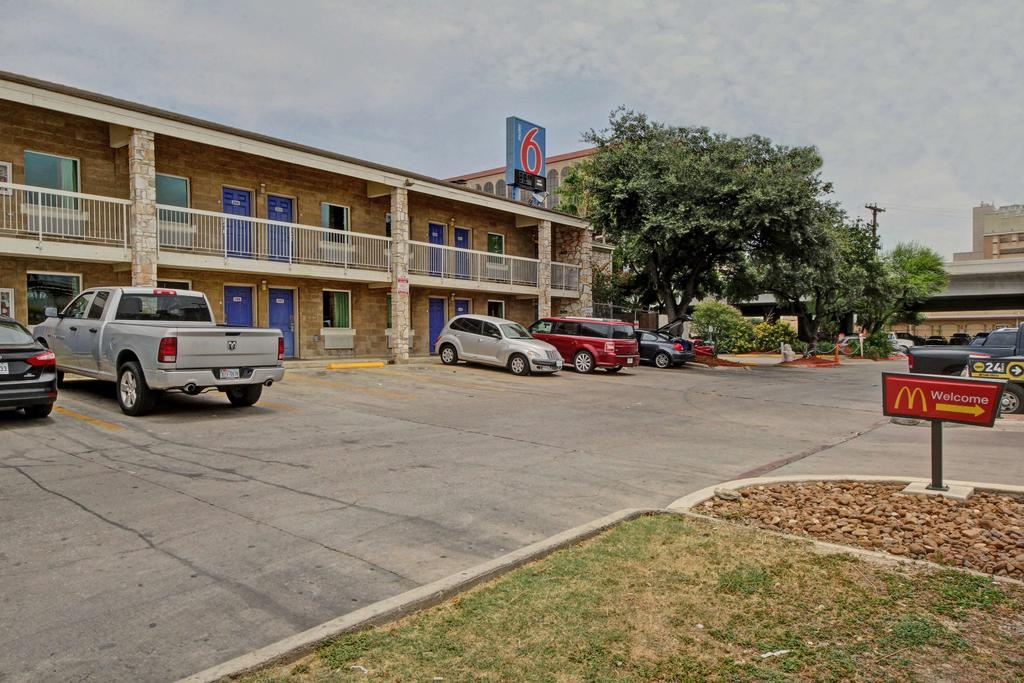 Motel 6 San Antonio Downtown - Market Square