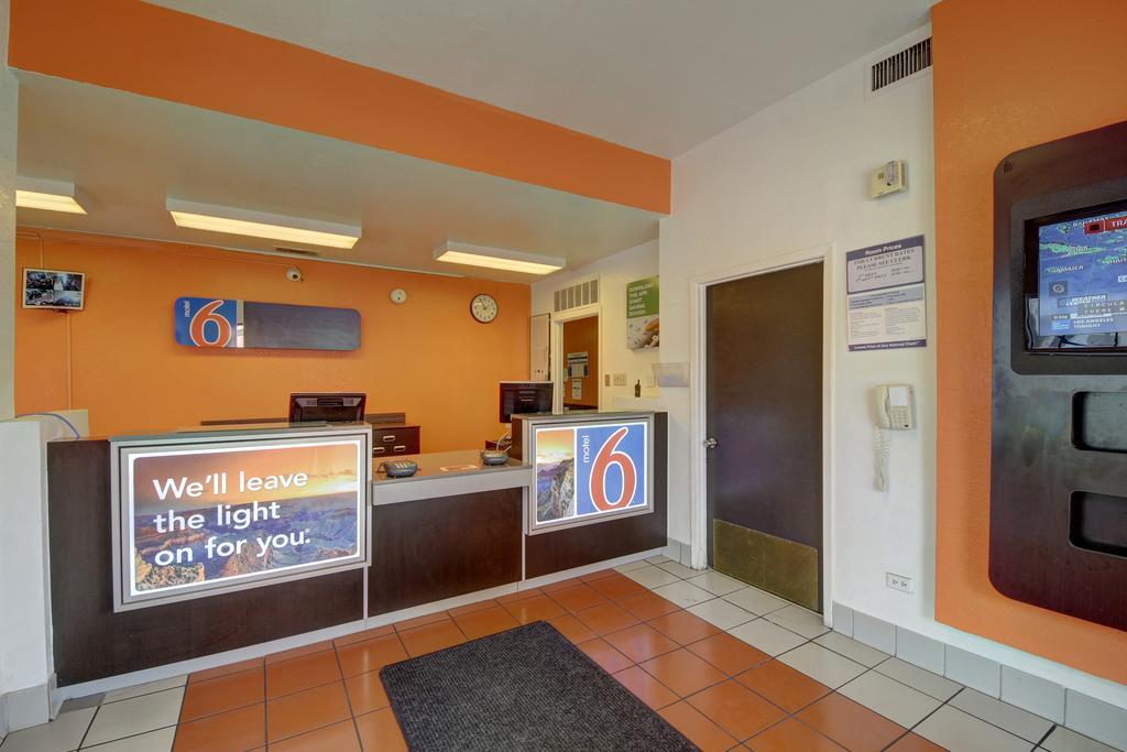 Motel 6 San Antonio Downtown - Market Square