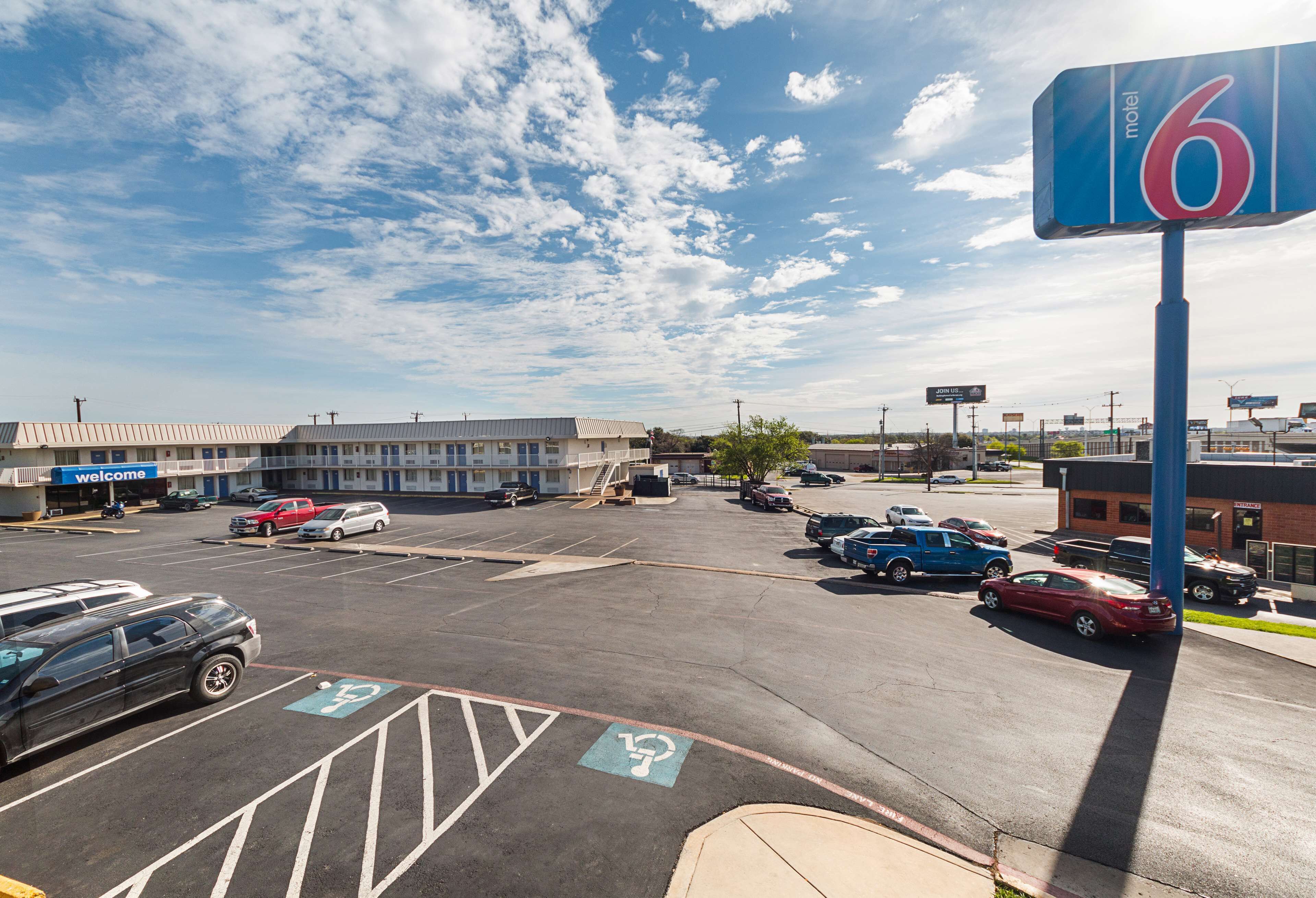 Motel 6 San Antonio I-10 West