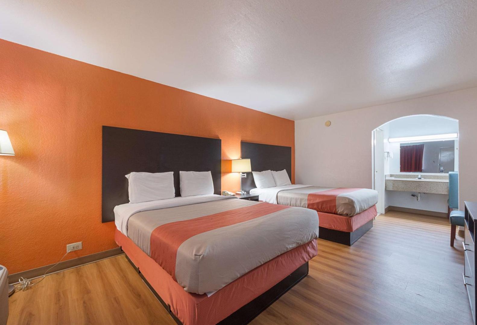 Motel 6 San Antonio I-10 West