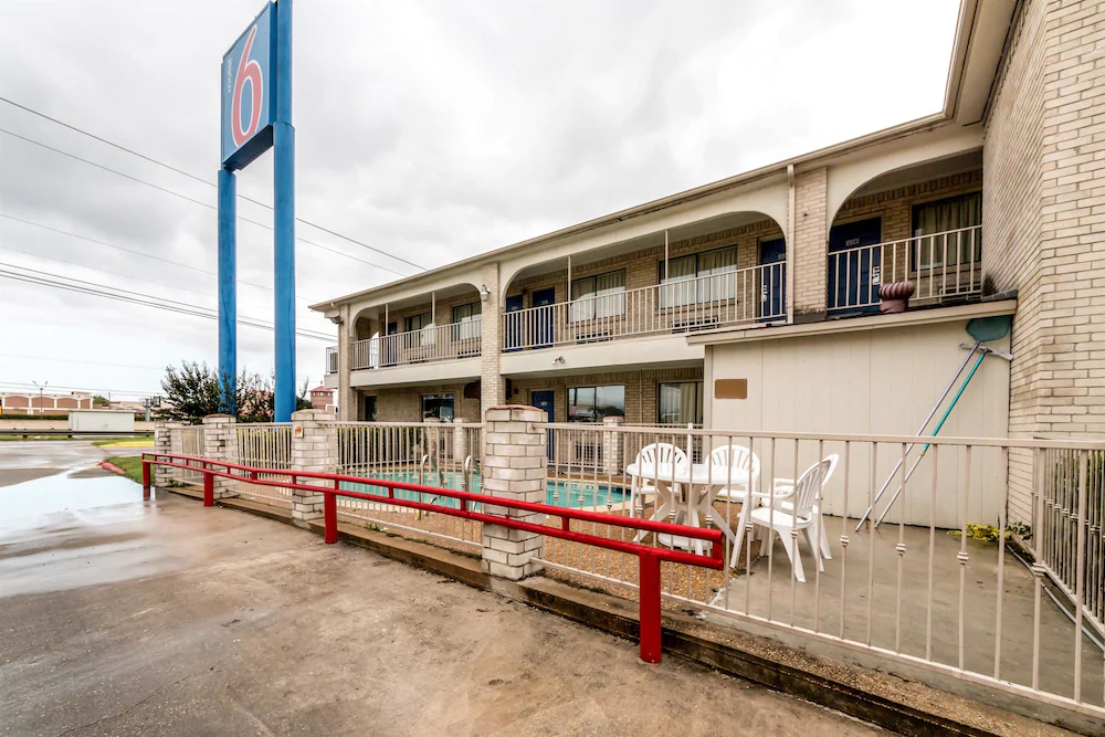 Motel 6 San Antonio - Splashtown