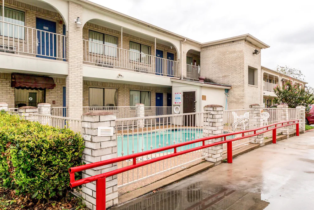 Motel 6 San Antonio - Splashtown